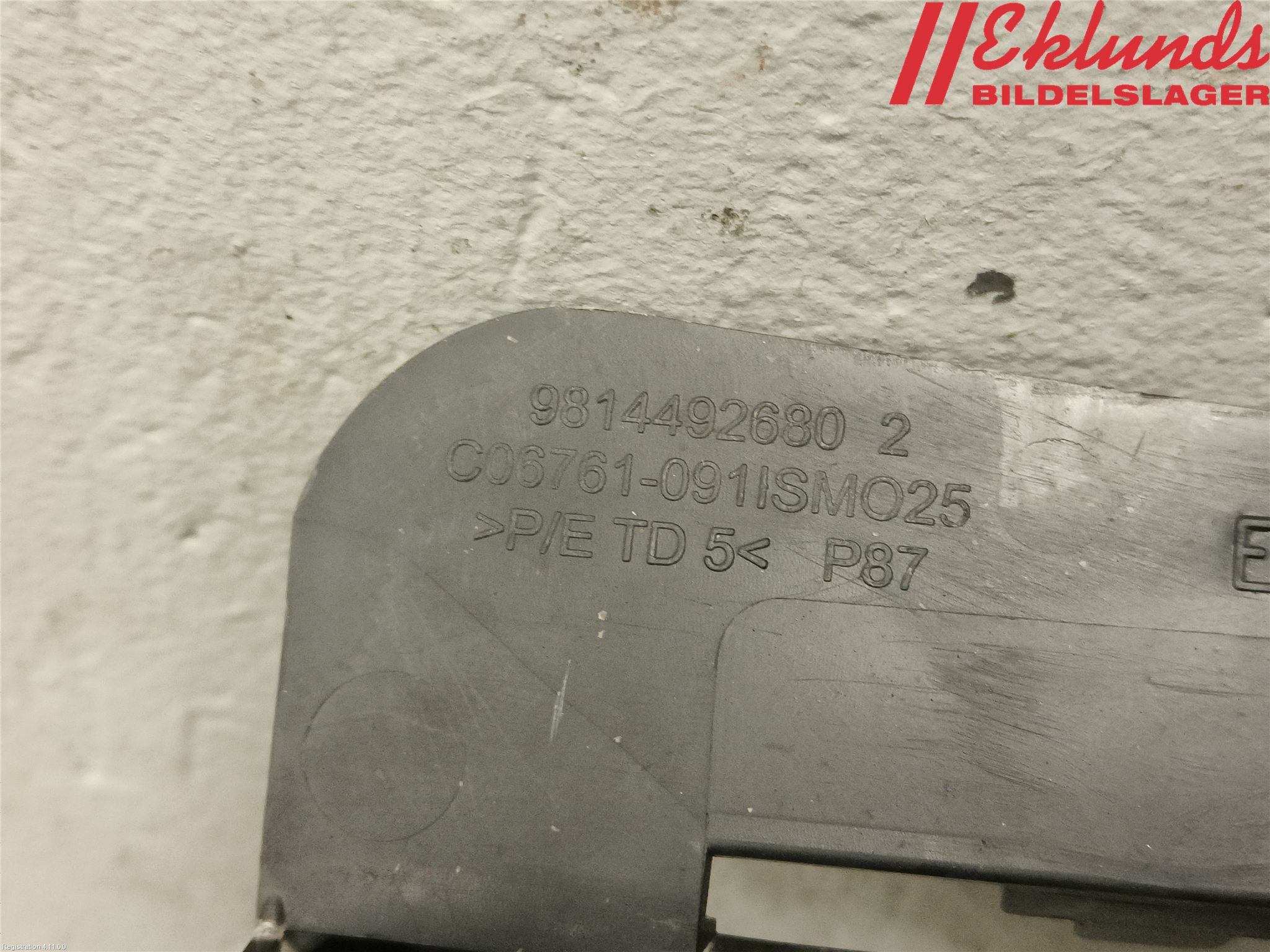 Peugeot 5008 17-24 Stötfångardel Bak Mitt