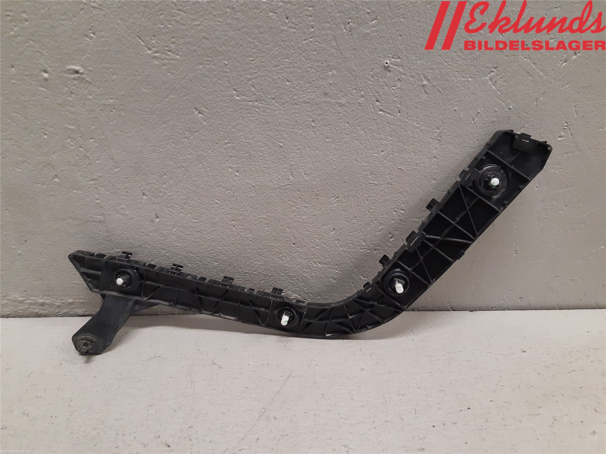 Tesla MODEL Y 21- Stötfångarfäste Bak Hö