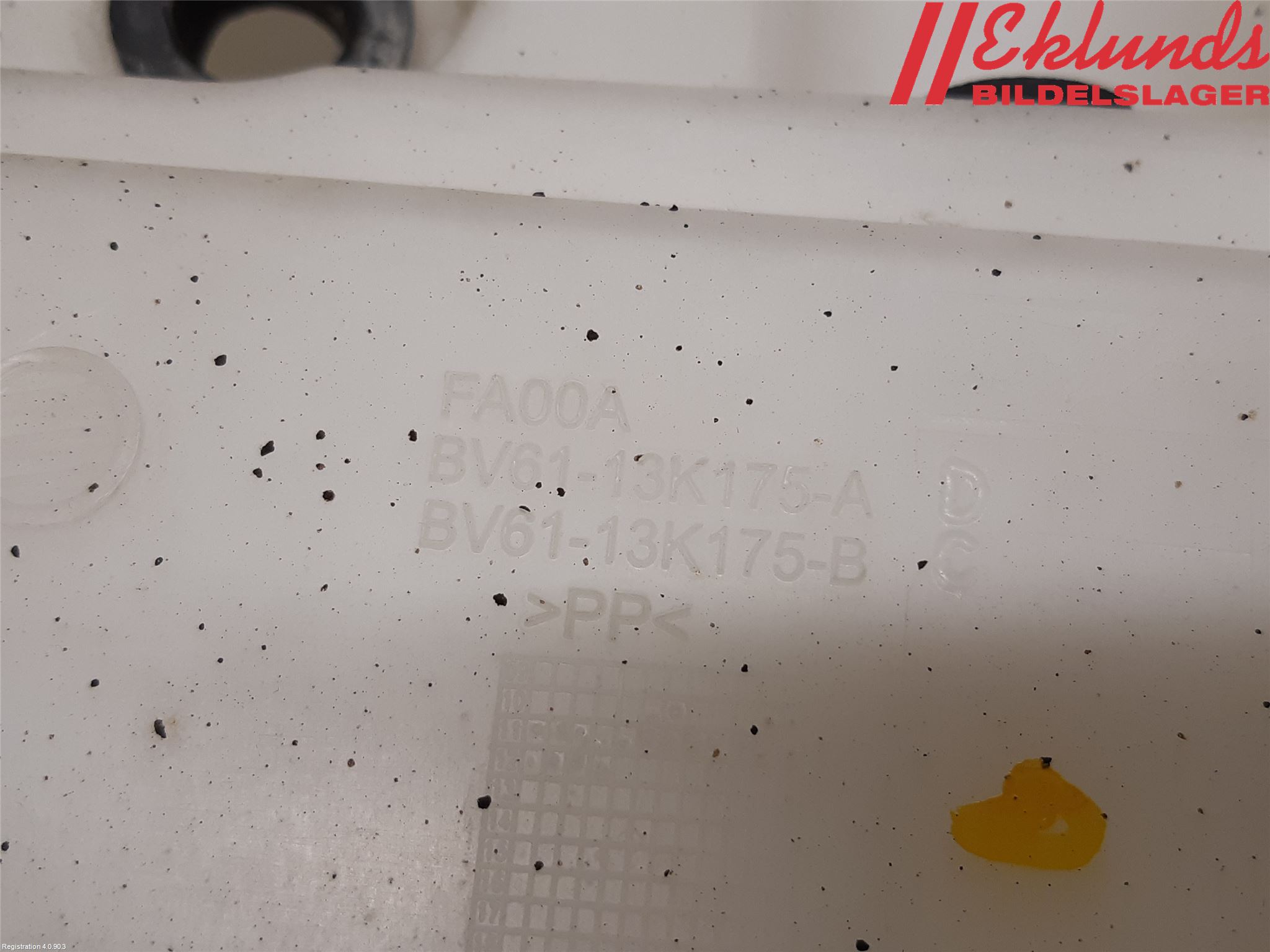 Ford FOCUS 11-14 Spolartank Vindruta-Strål