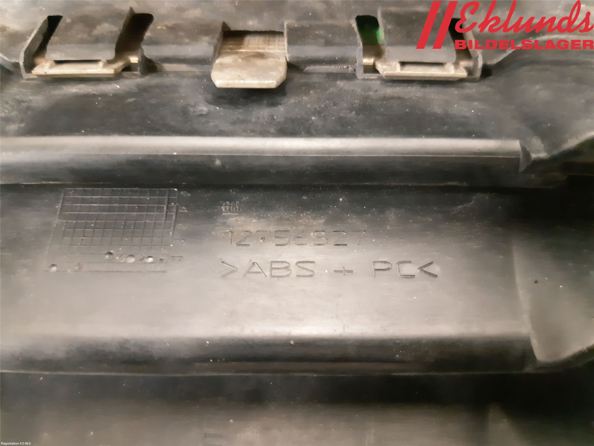 Saab 9-5     06-10 Grilldel Mitt