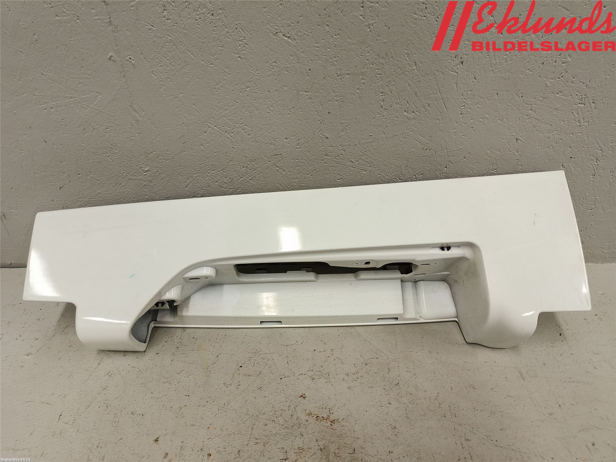 Nissan NV300 16-22 Bakljussarg