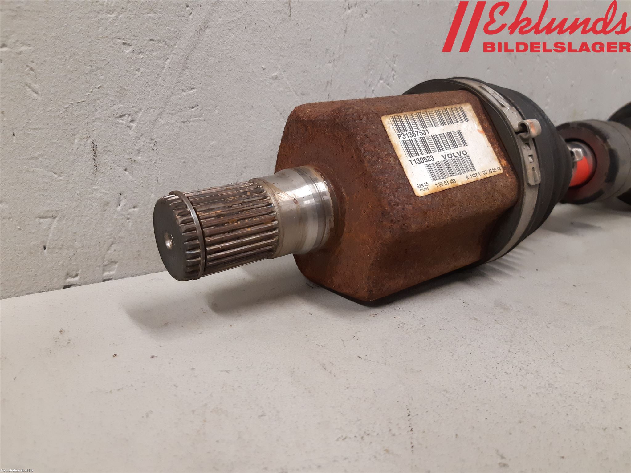 Volvo V60 11-13 Drivaxel Fram Vänster