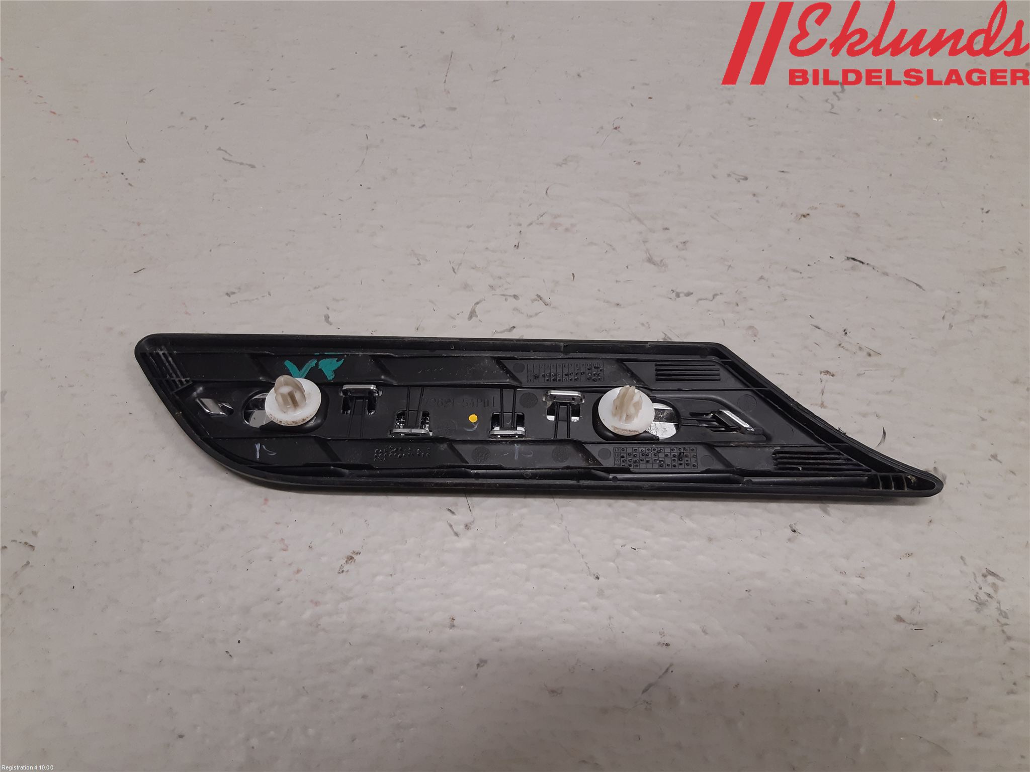 Suzuki VITARA 15- List Framskärm Vä