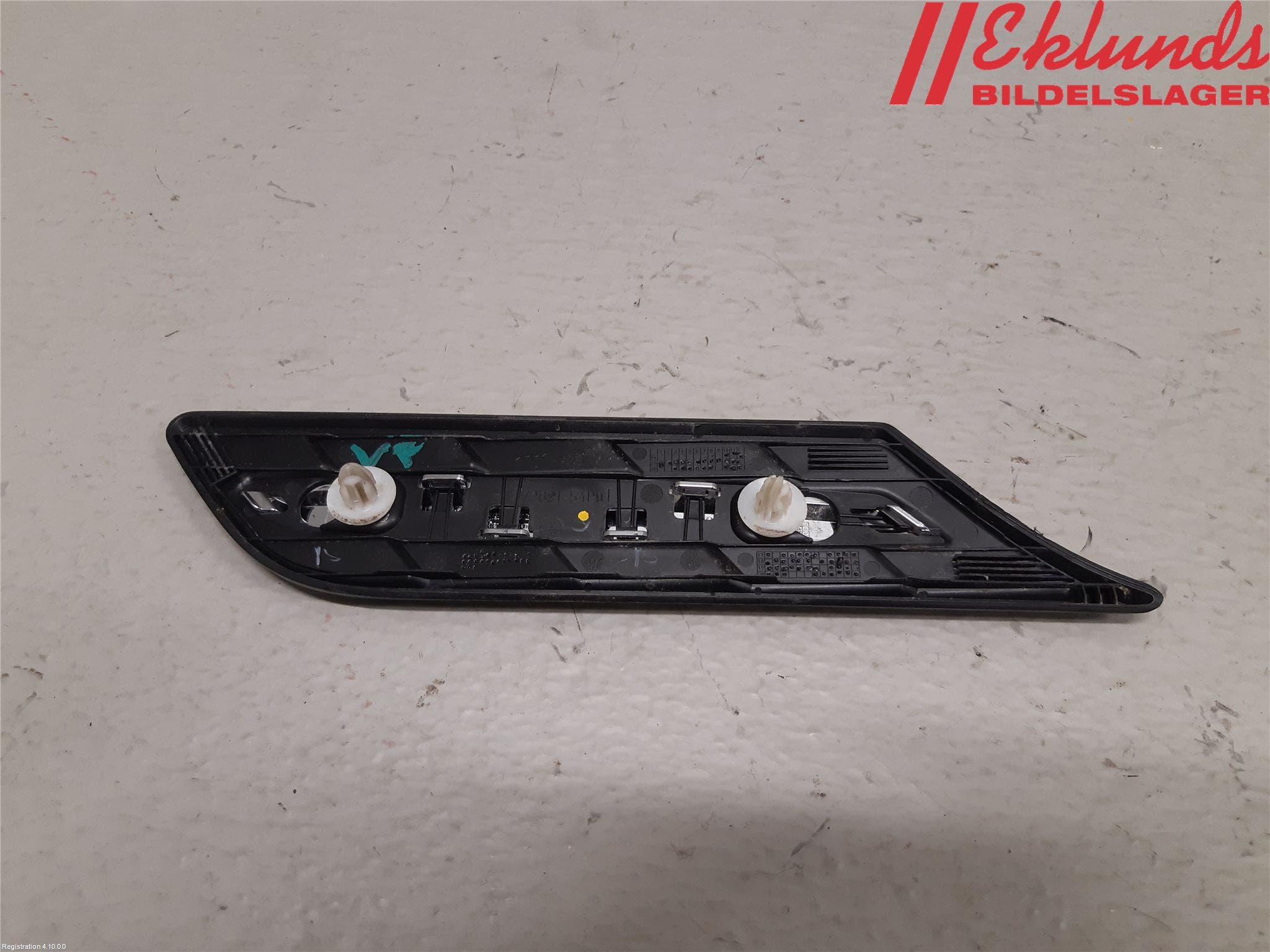 Suzuki VITARA 15- List Framskärm Vä