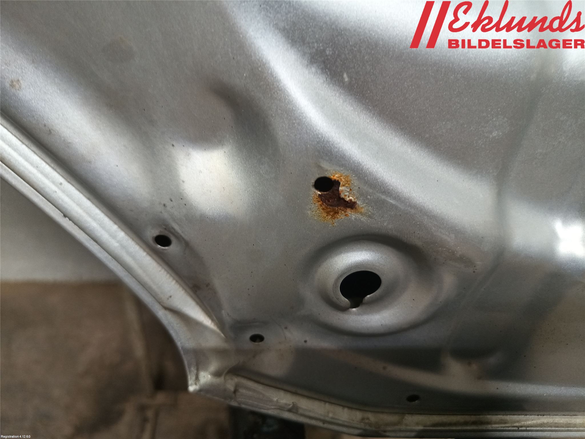 Toyota RAV 4 00-06 Huv Fram