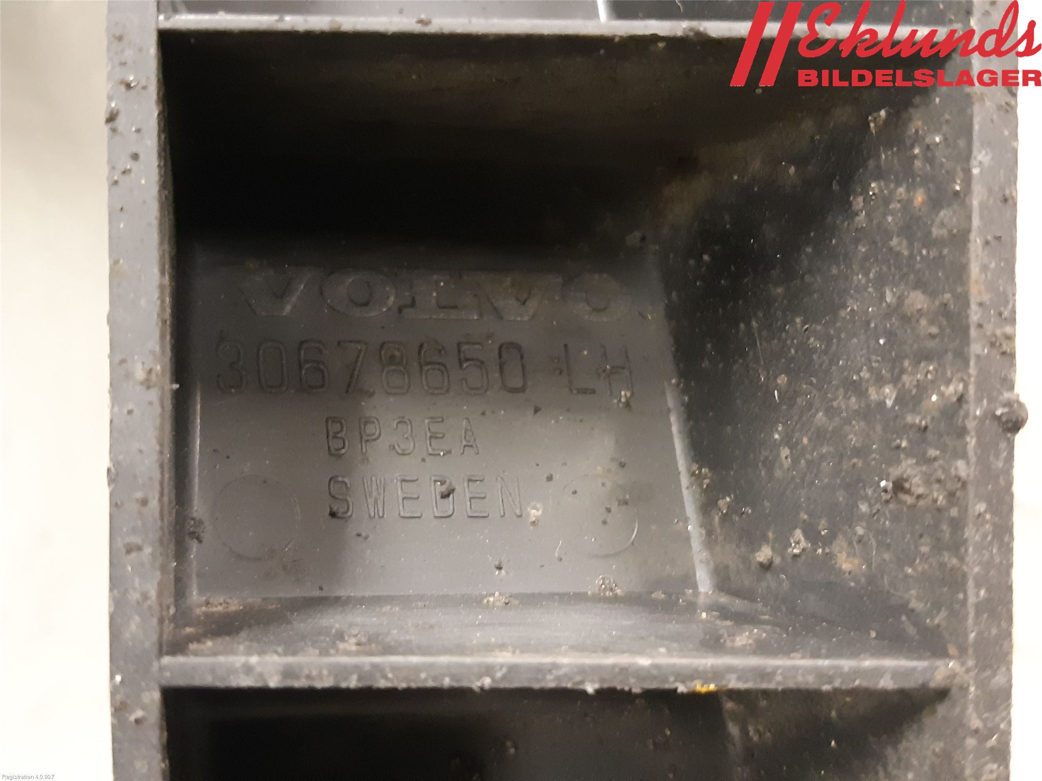 Volvo V70 08-13 Stötfångarfäste Bak Vä