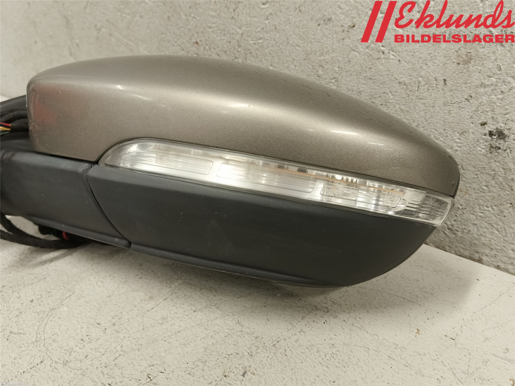 Volkswagen VW PASSAT 11-14 Spegel Yttre El Vä