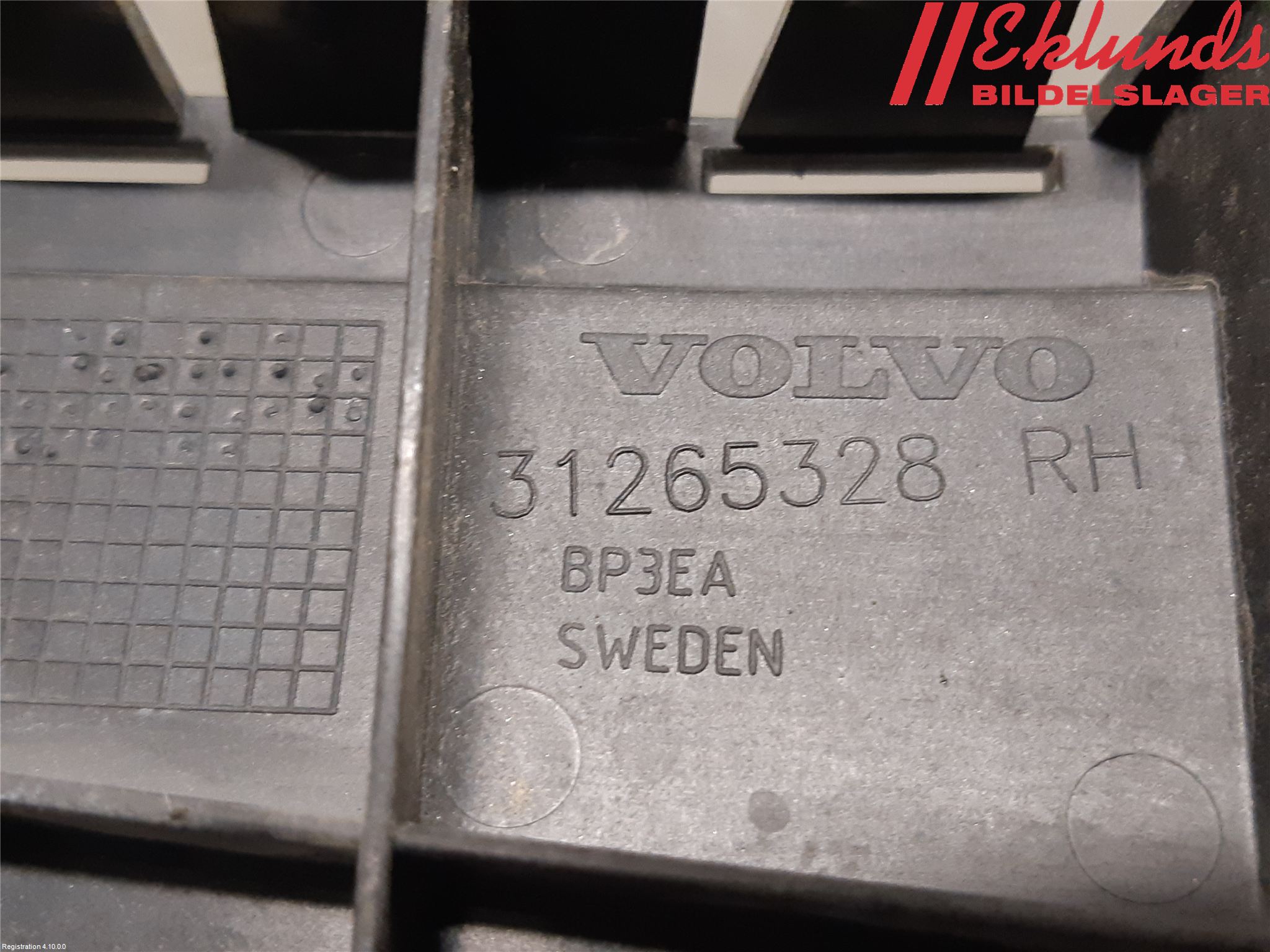 Volvo V70 08-13 Stötfångarfäste Bak Hö