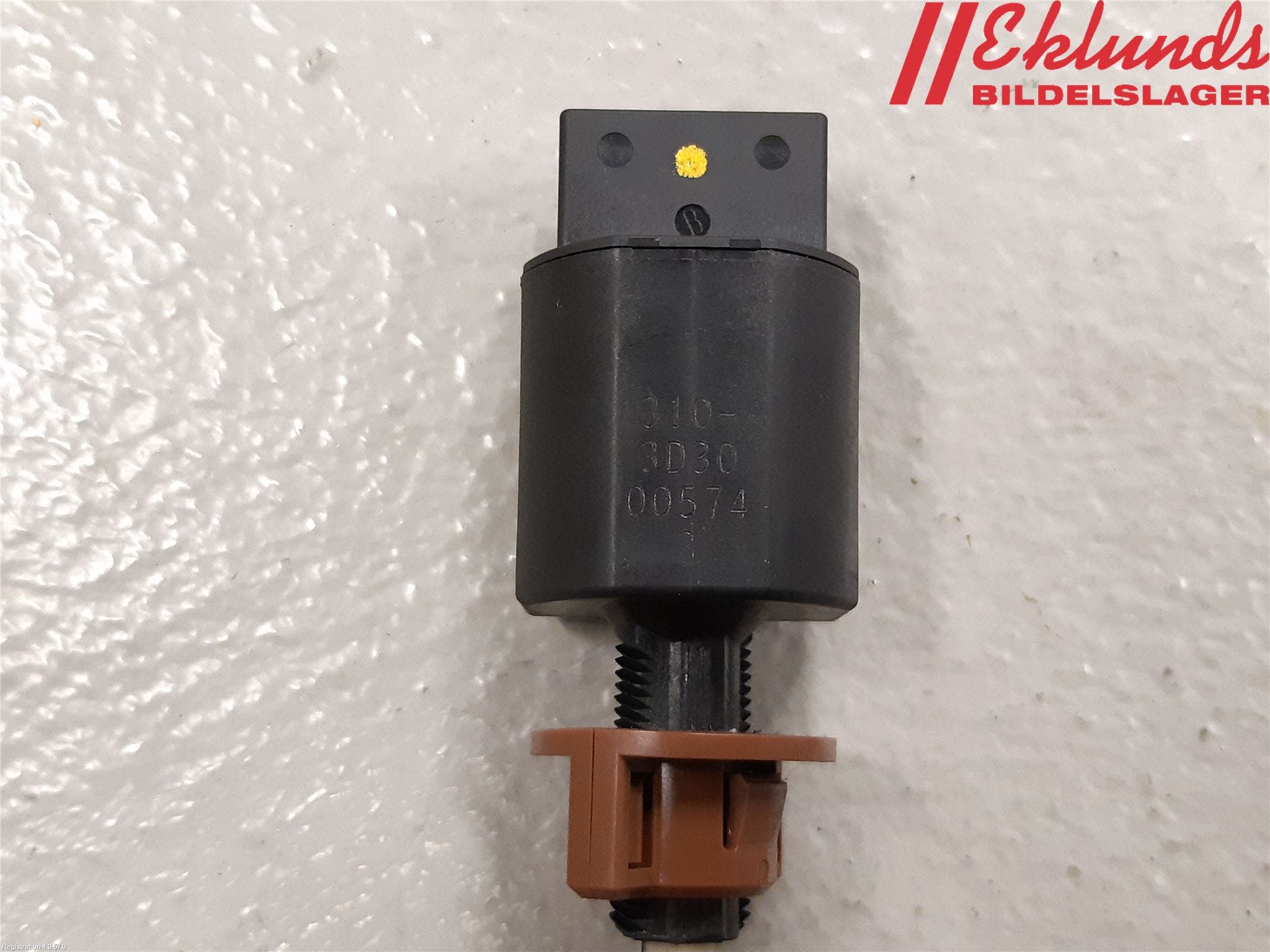 Toyota AURIS 13-19 Bromsljuskontakt