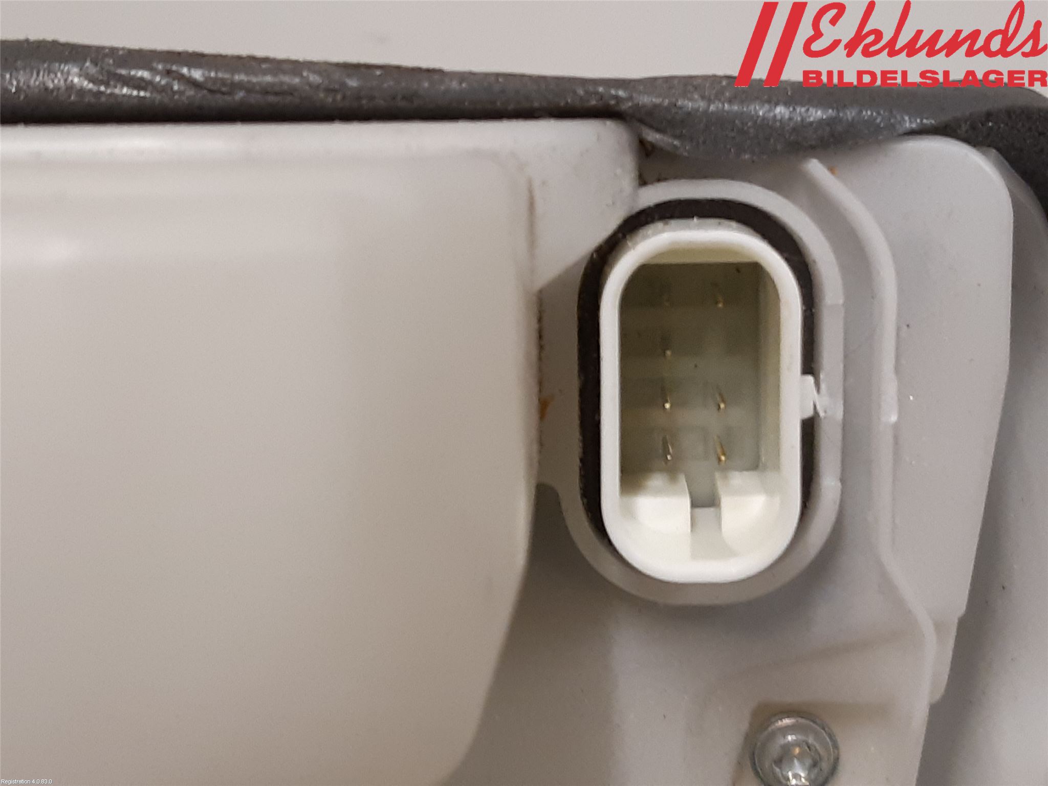 Tesla MODEL Y 21- Låskista-Dörrlås