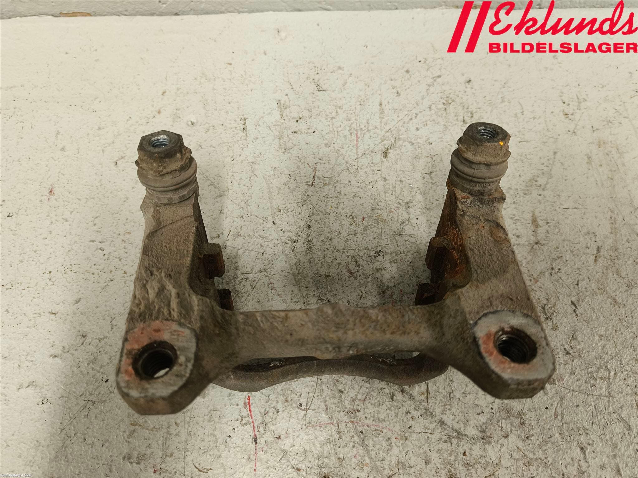 Opel INSIGNIA 17- Bromsokshållare