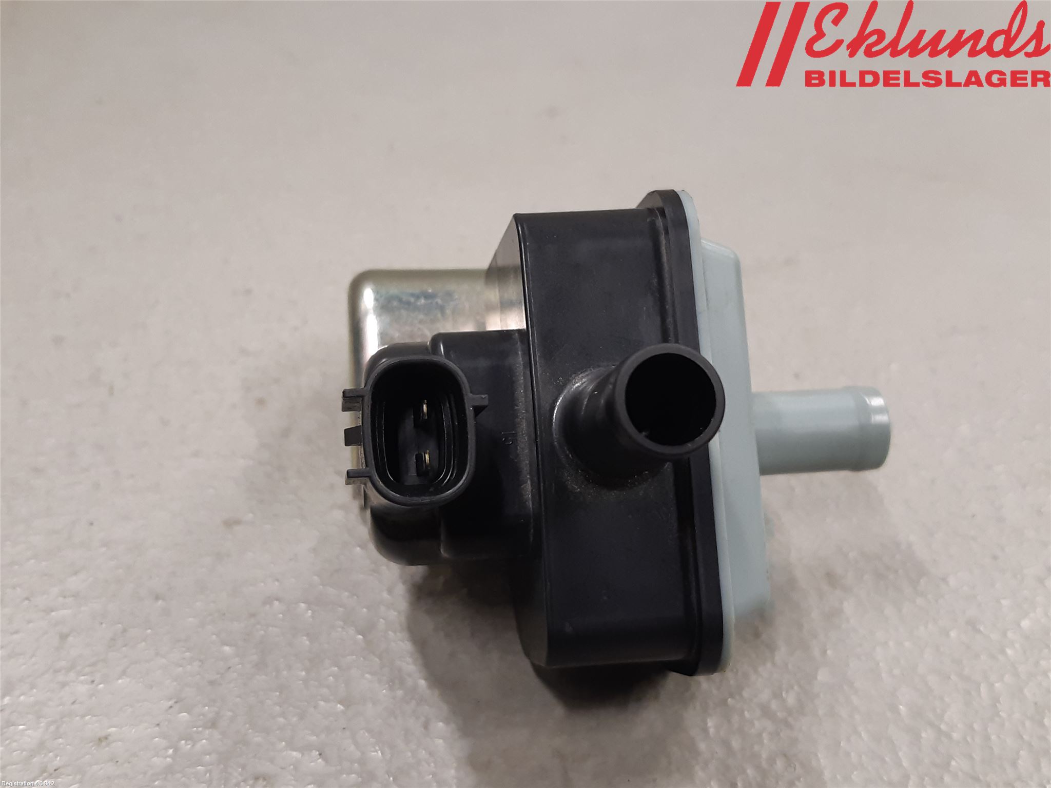 Toyota YARIS XP21 20- Vakuumventil