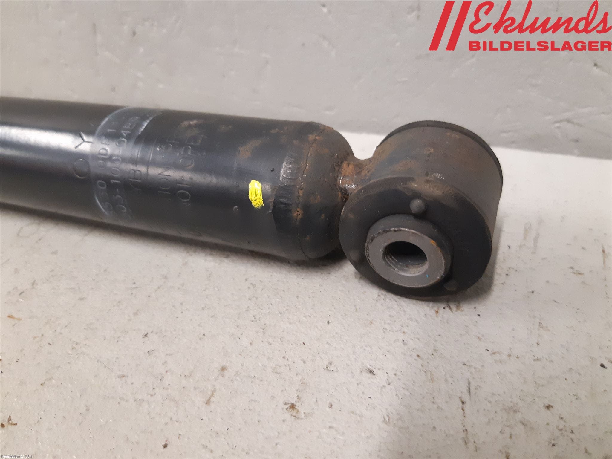 Toyota YARIS XP130 15-20 Stötdämpare Bak