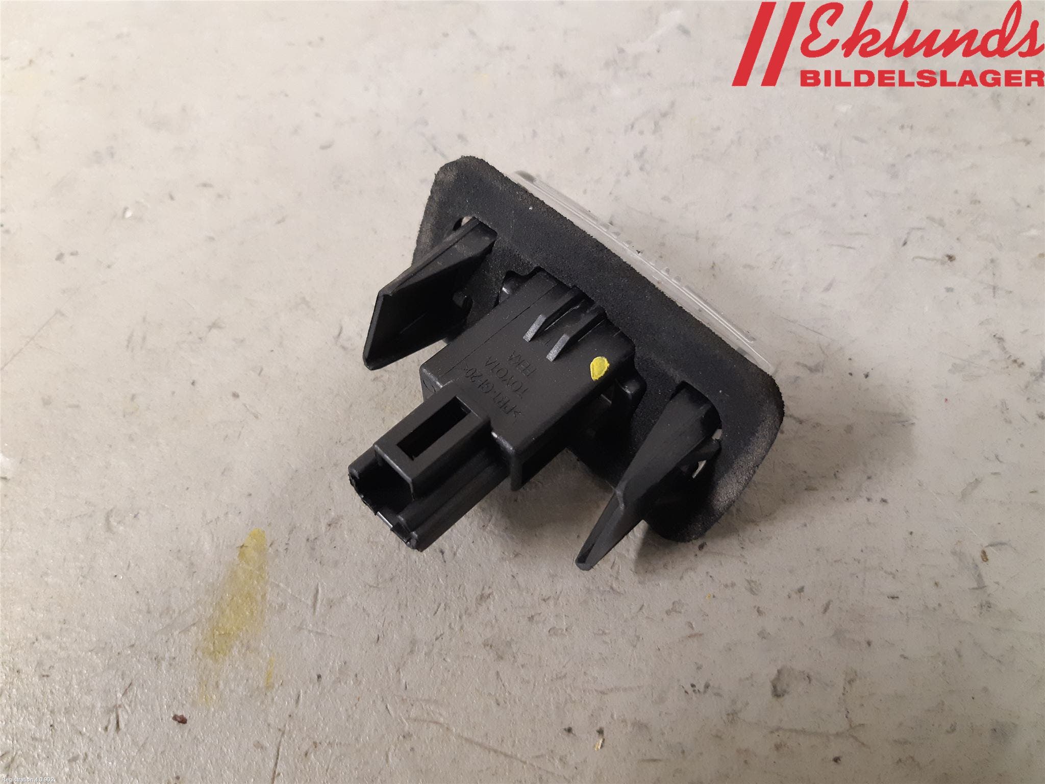 Toyota YARIS XP130 12-14 Skylt Belysning