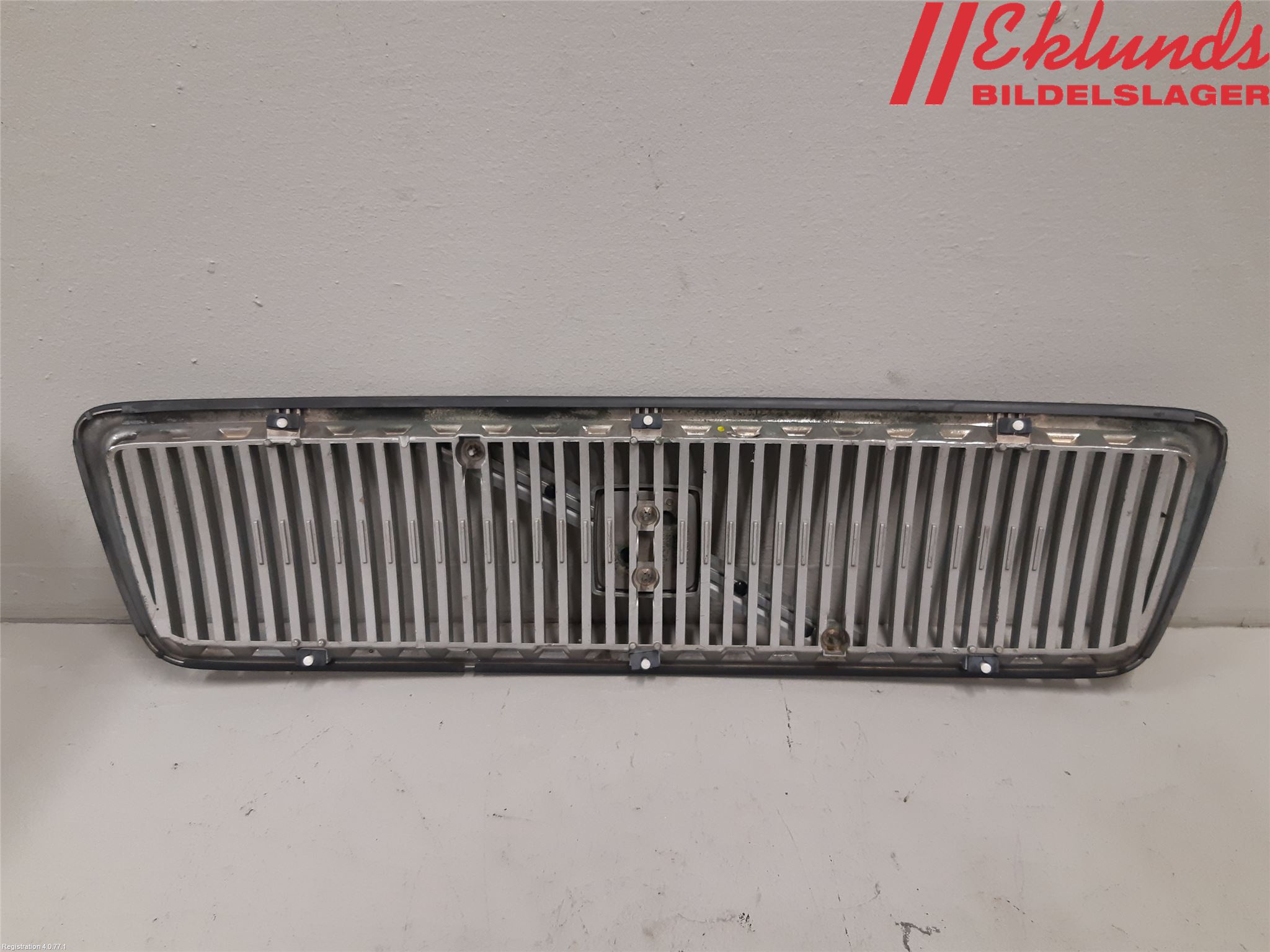 Volvo S70/V70/XC  97-00 Grill Komp