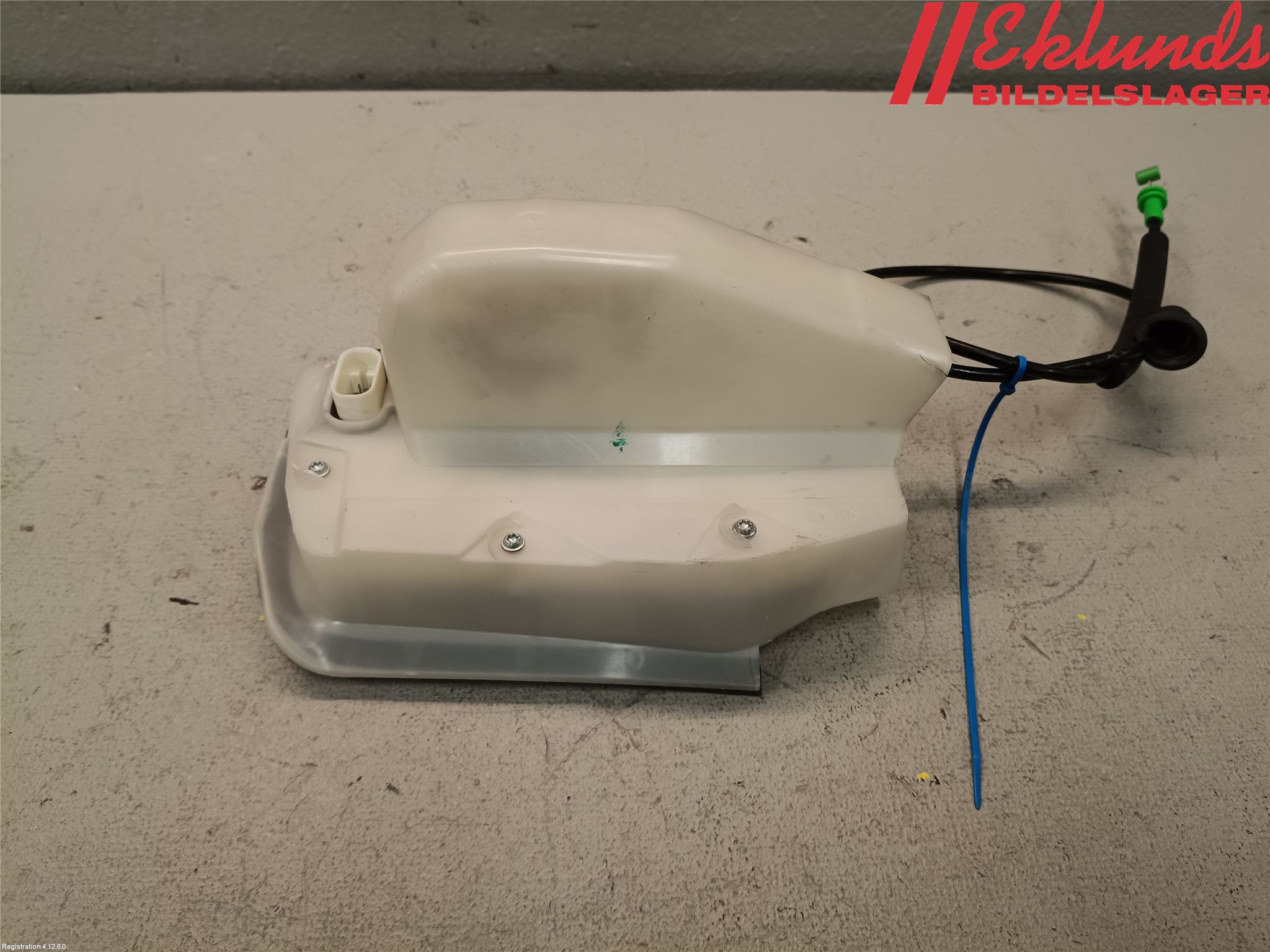 Tesla MODEL 3 17- Låskista-Dörrlås