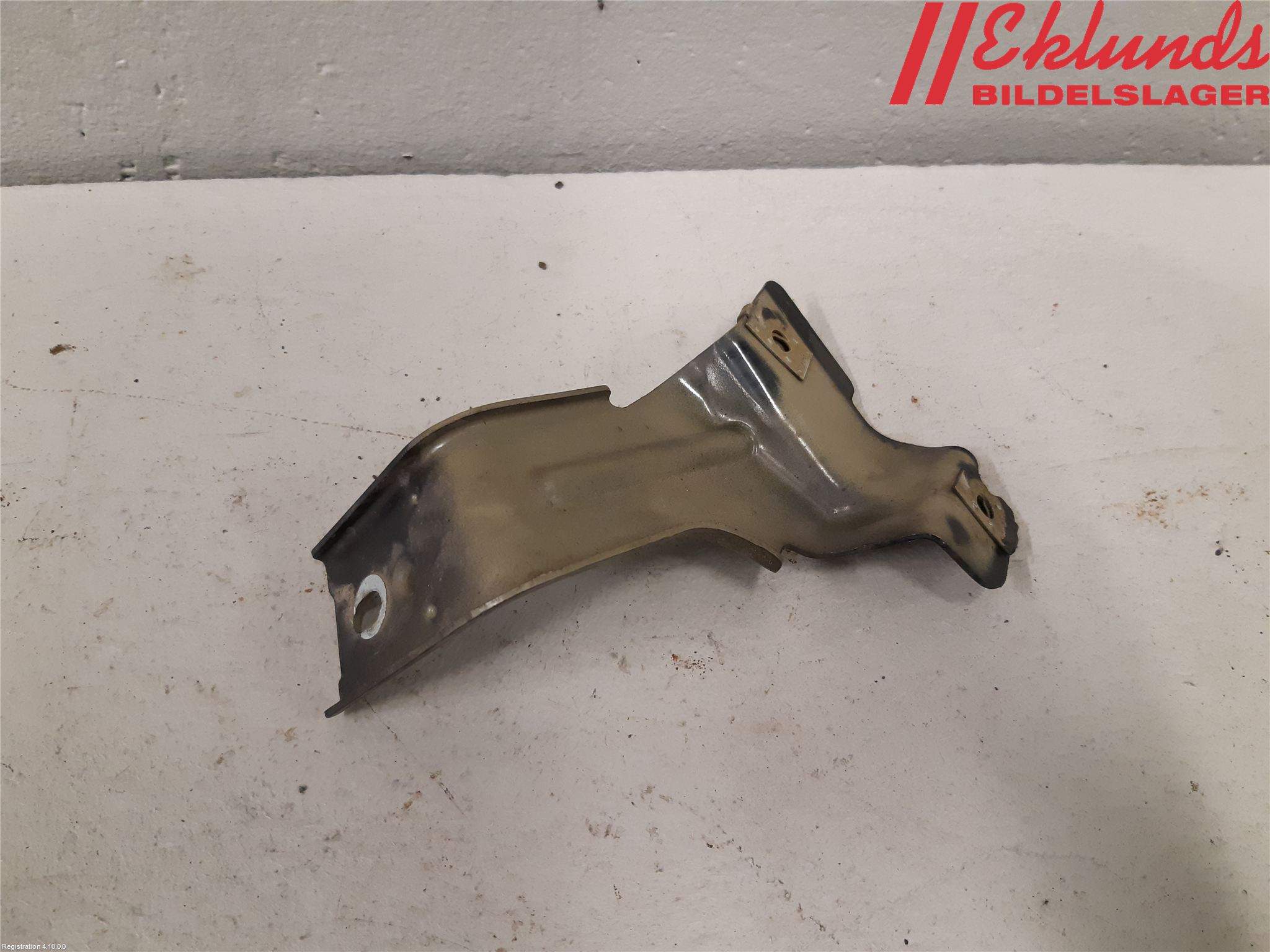 Saab 9-5 10-12 Skärmfäste Fram Hö