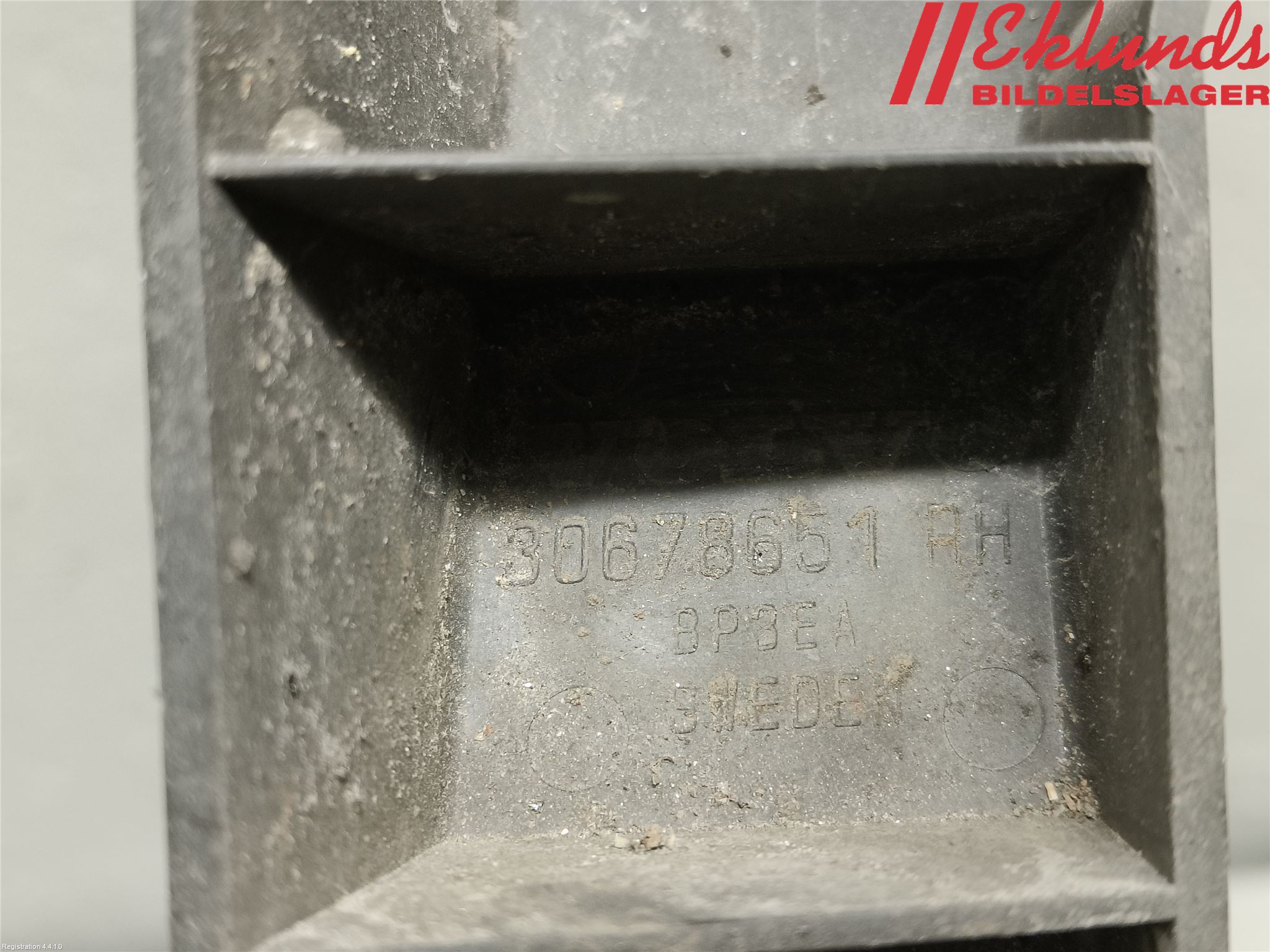 Volvo V70 08-13 Stötfångarfäste Bak Hö