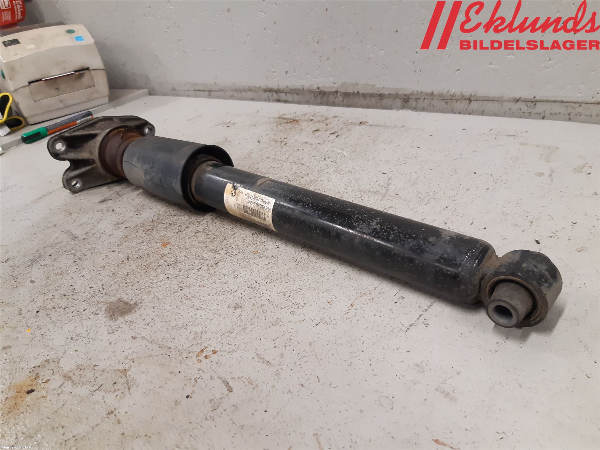 BMW 4 F32/F33/F82/F83 13-20 Stötdämpare Bak