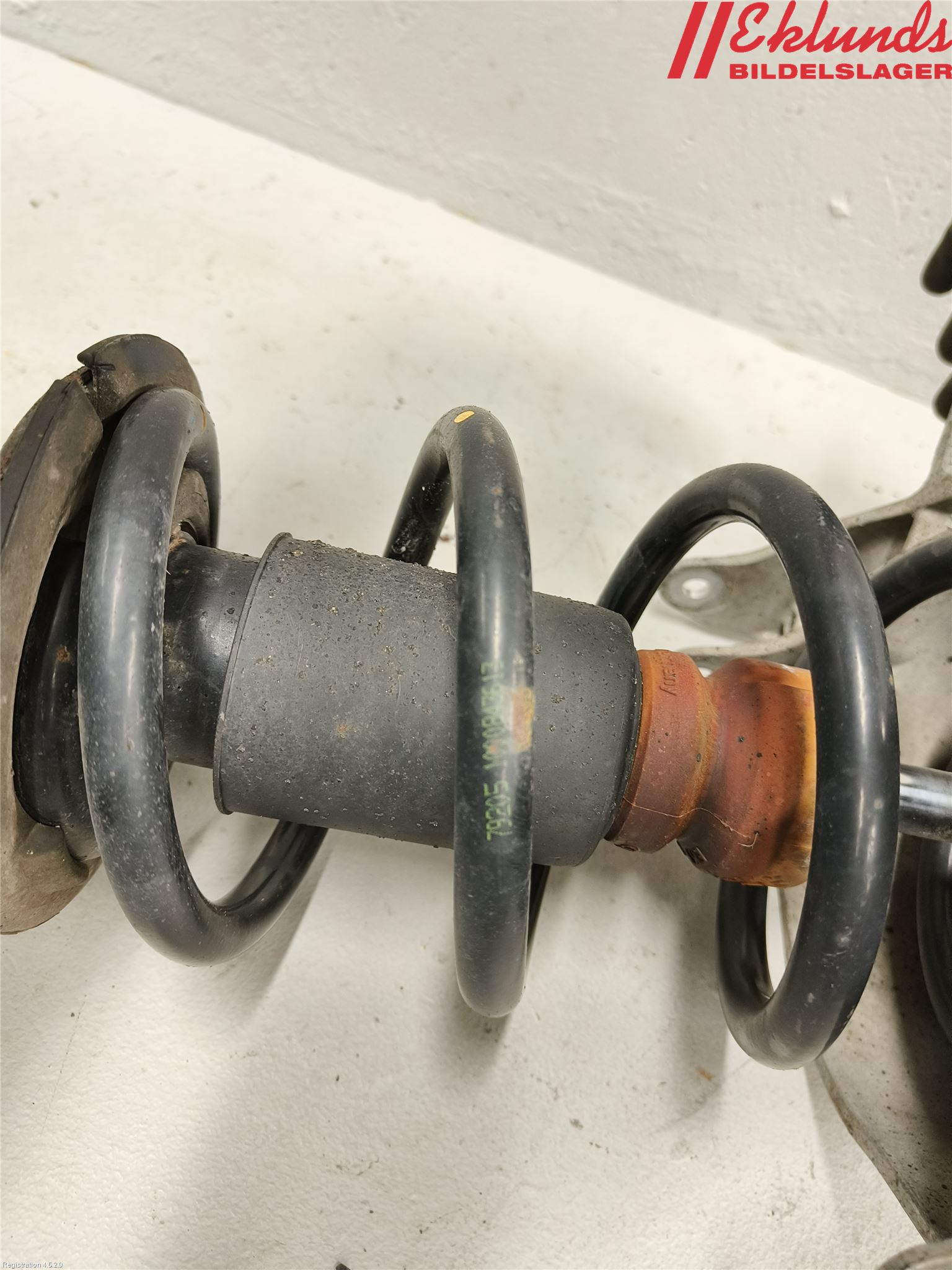 Audi A4/S4 08-11 Fjäderben Fram Höger