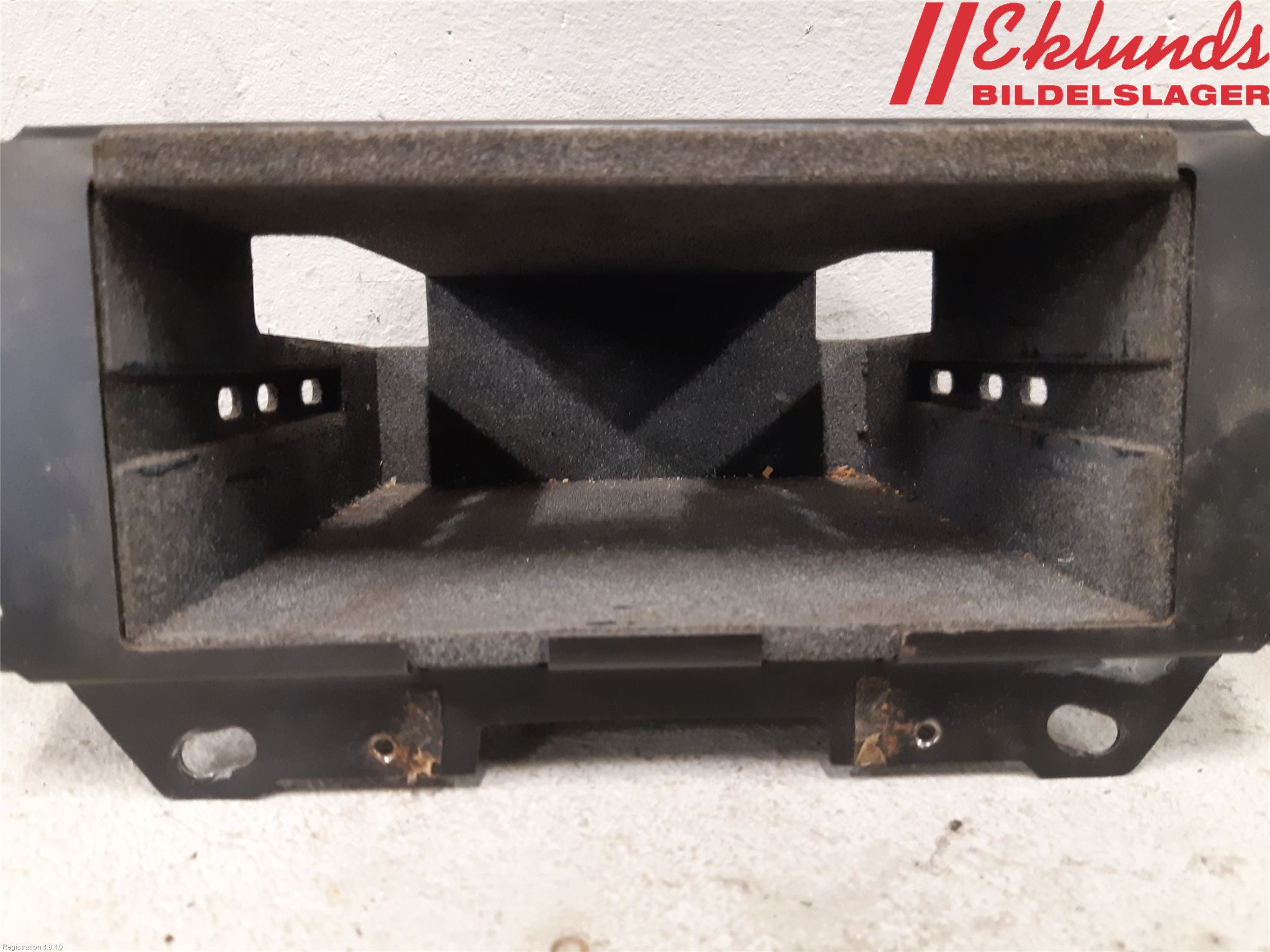 Volvo 260 75-78 Instrument-Radio Sarg