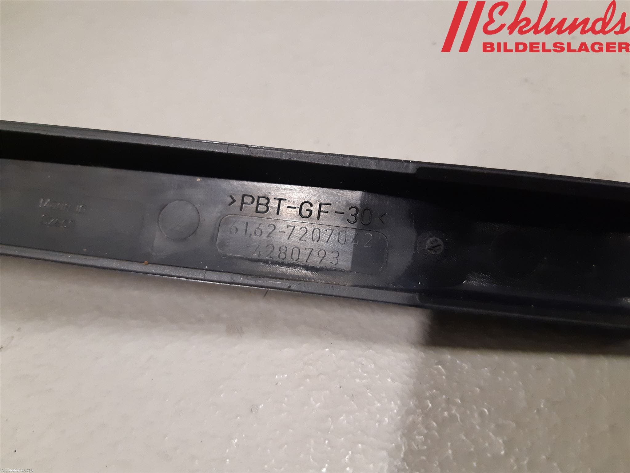 BMW 5 F10/F11/F18 09-17 Torkararm-Bakruta