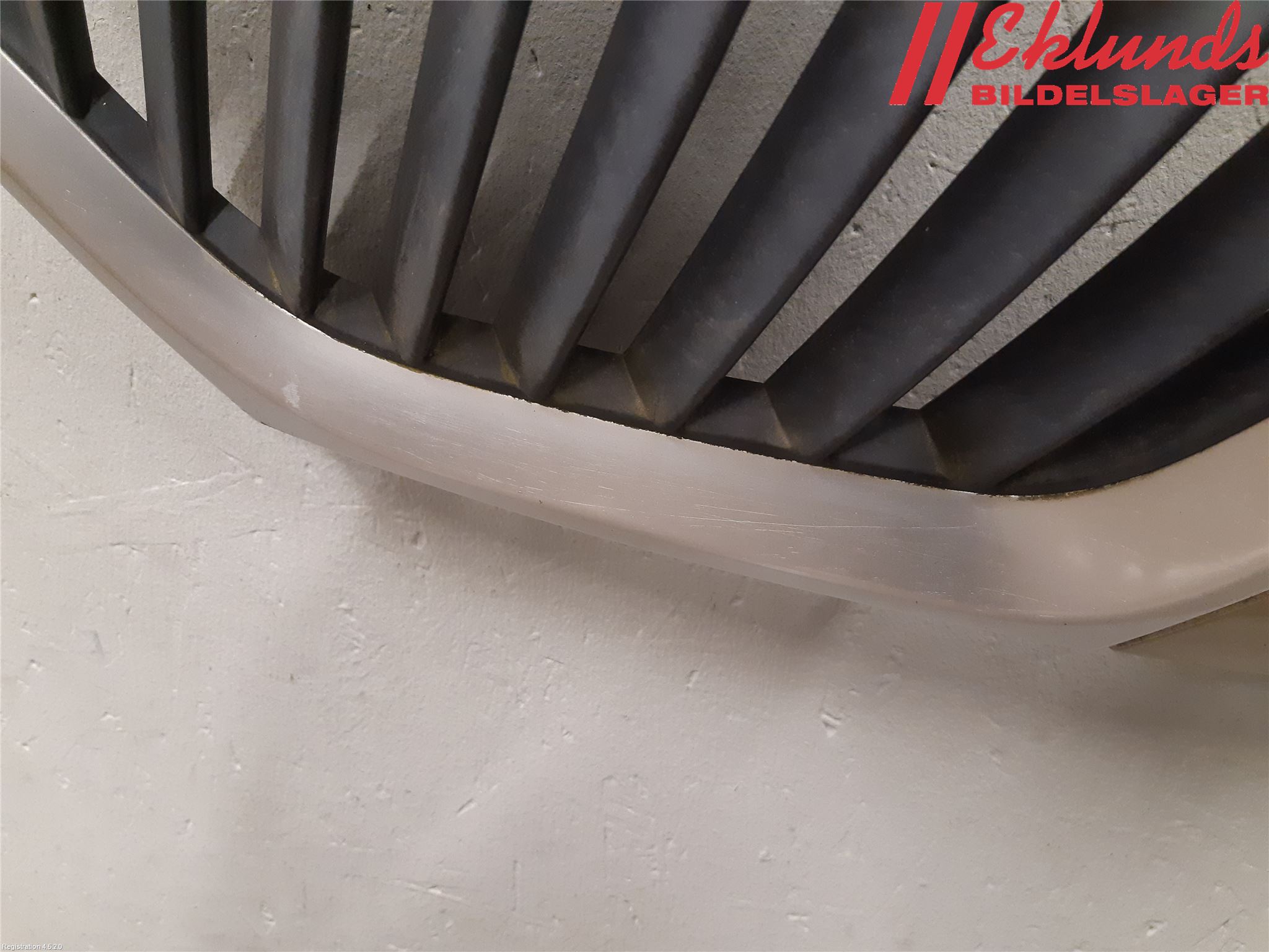 Mitsubishi OUTLANDER 07-12 Grill Komp