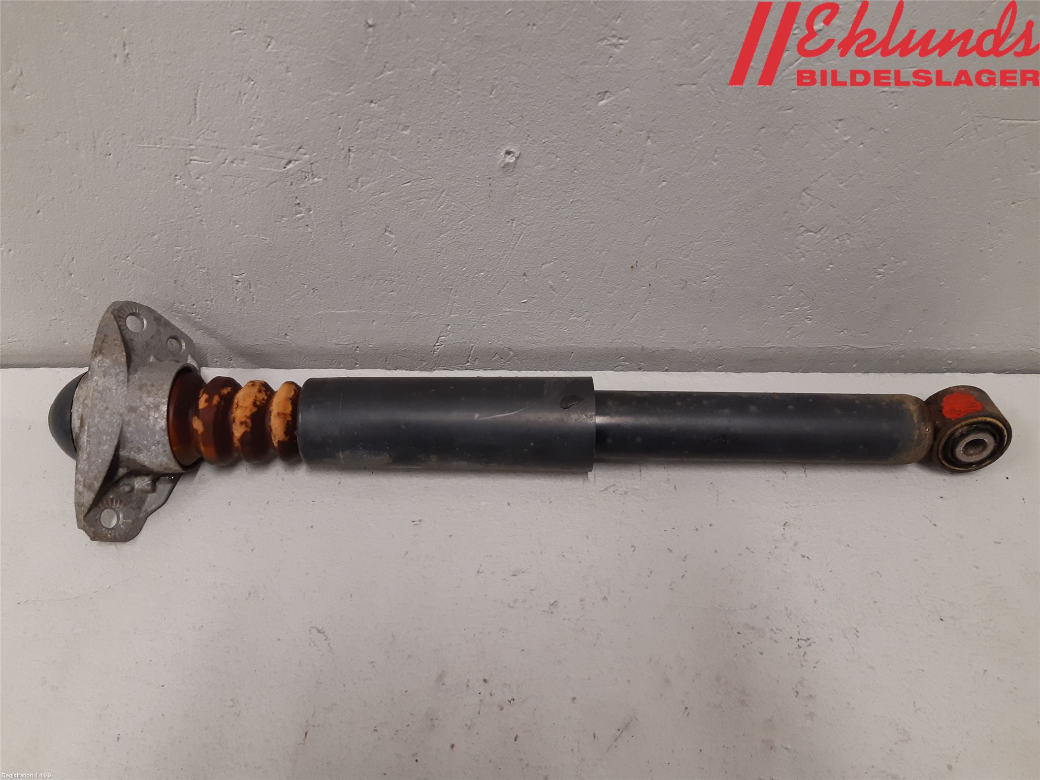 Volkswagen VW PASSAT 11-14 Stötdämpare Bak