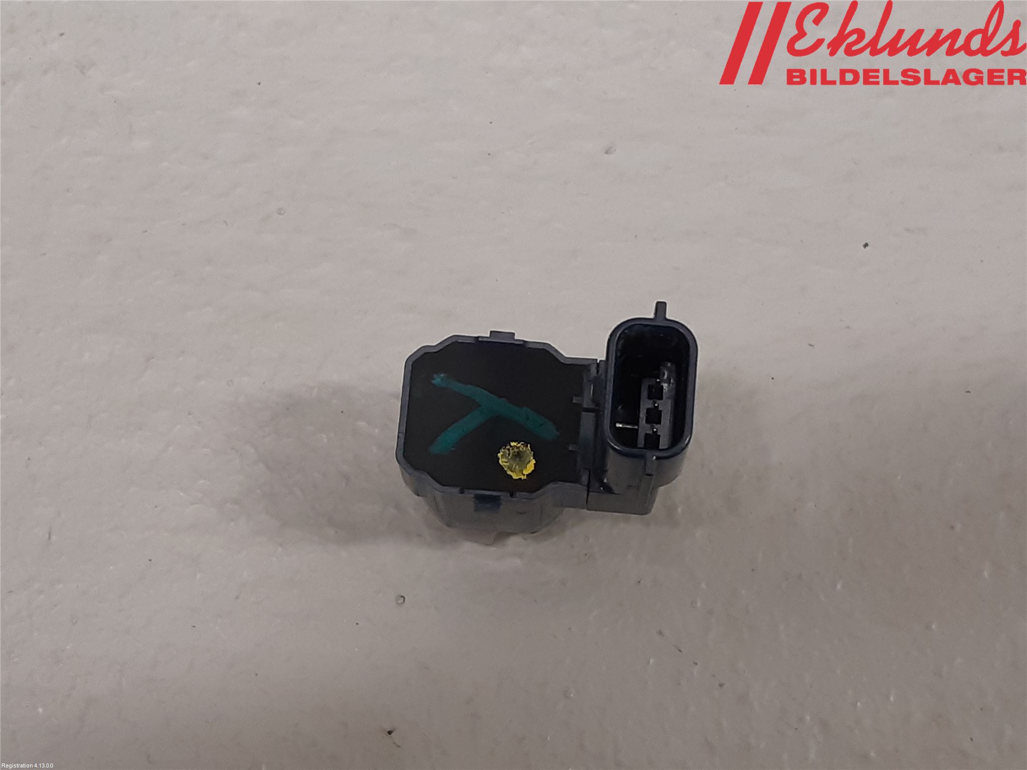 Mitsubishi OUTLANDER 13-21 Parkeringshjälp Backsensor