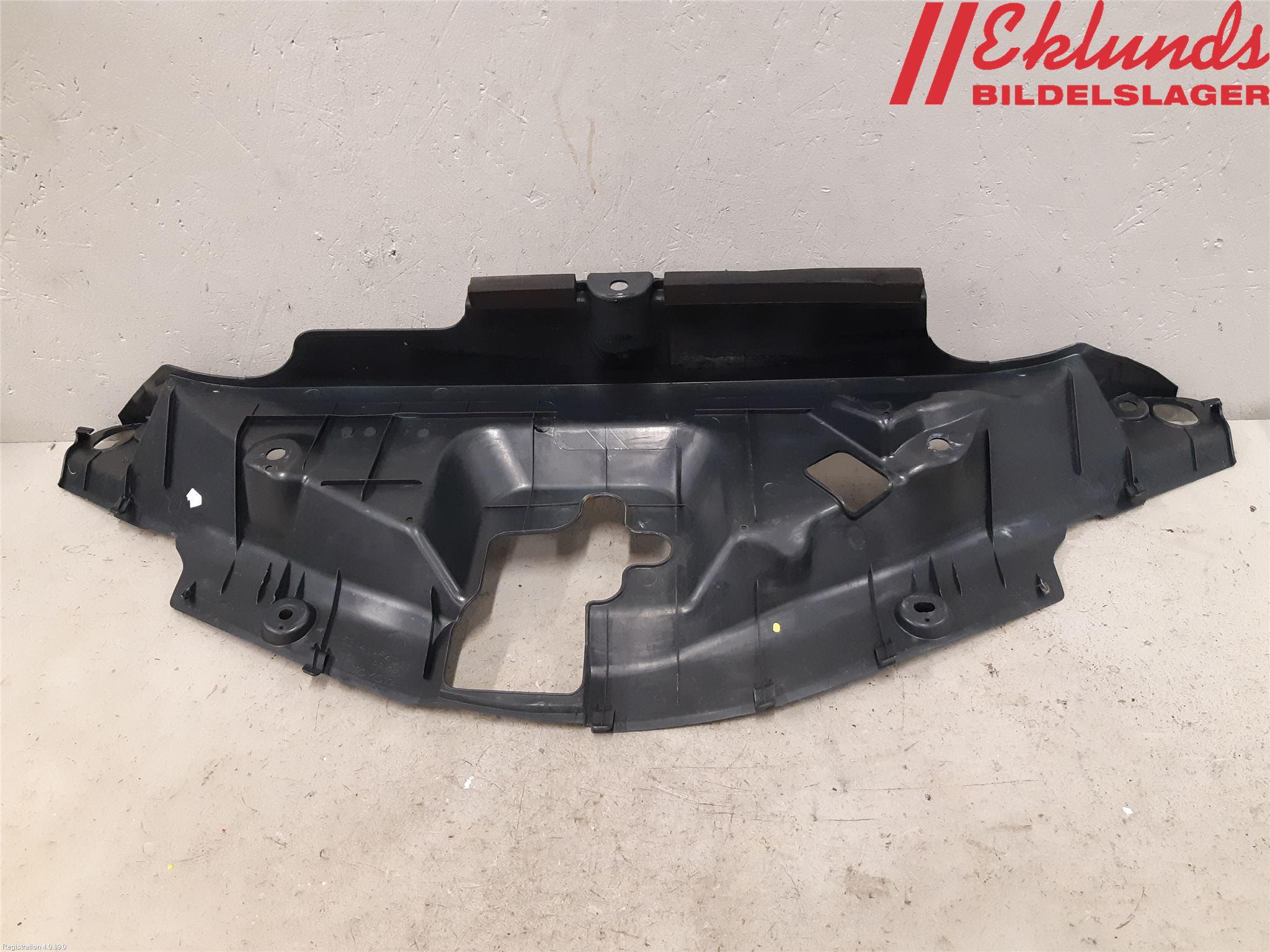 Toyota C-HR 16-23 Täckplast Front