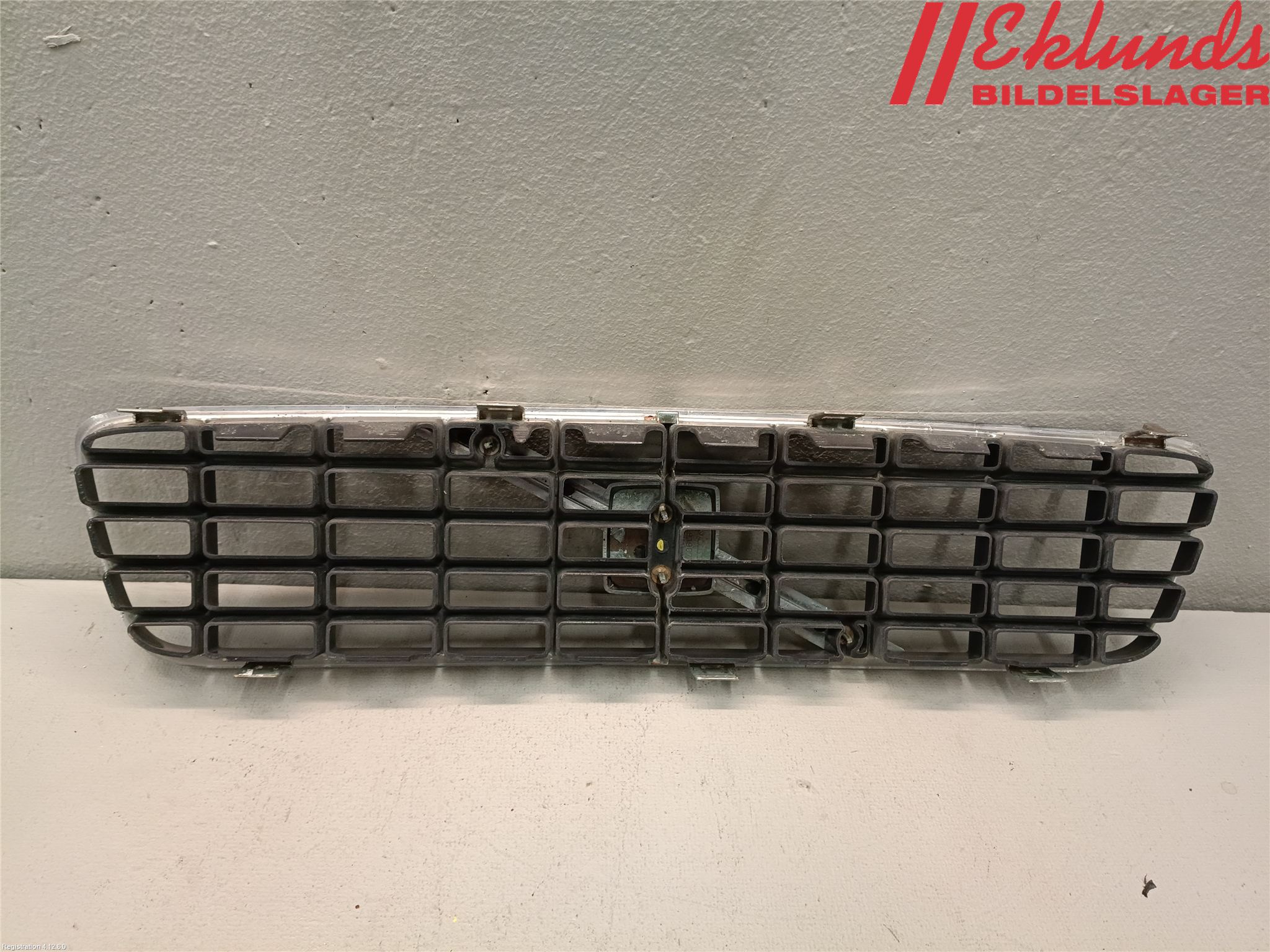 Volvo S60 01-04 Grill Komp