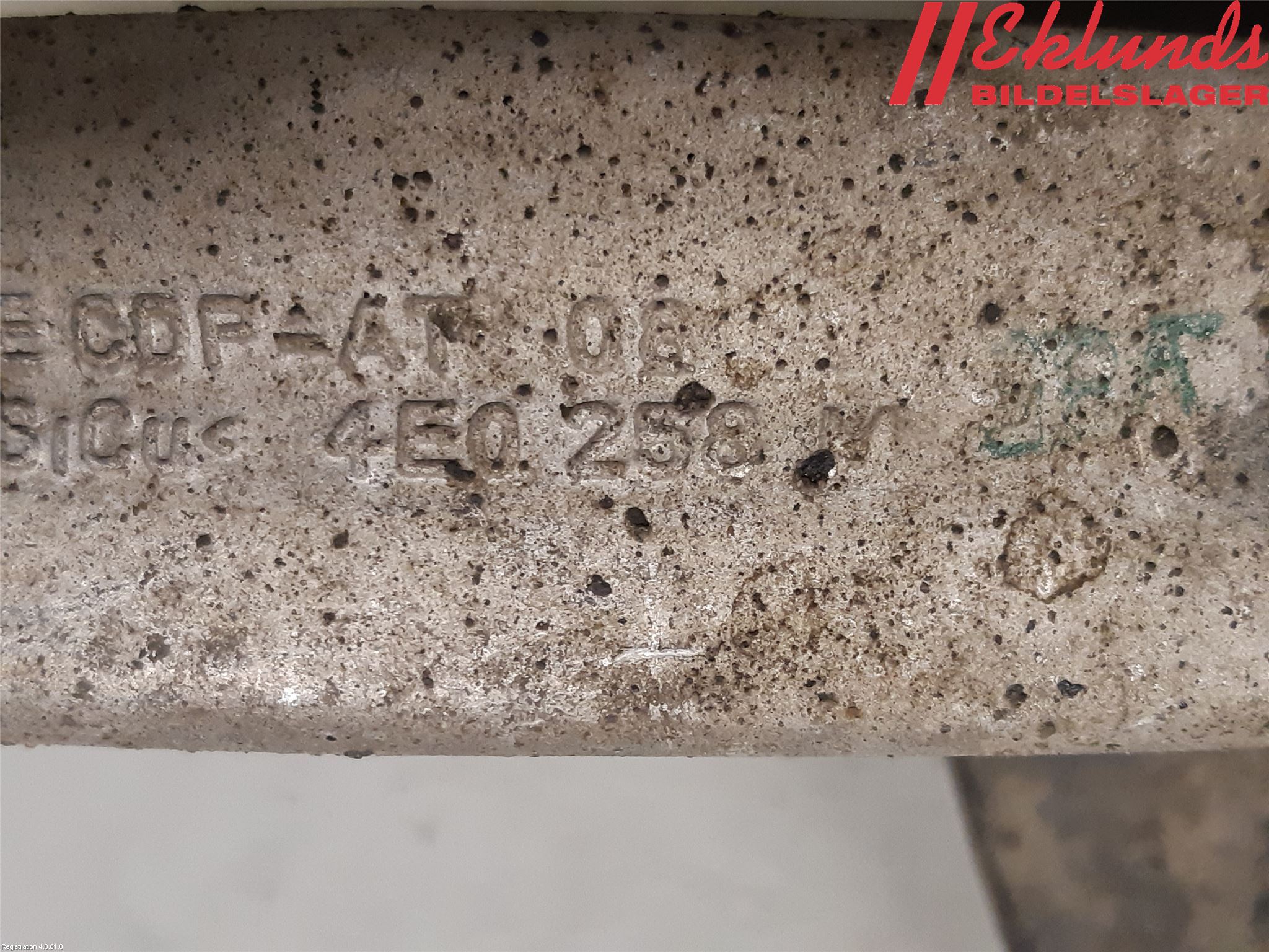 Audi A6/S6     05-11 Styrspindel Lagerhus Hö