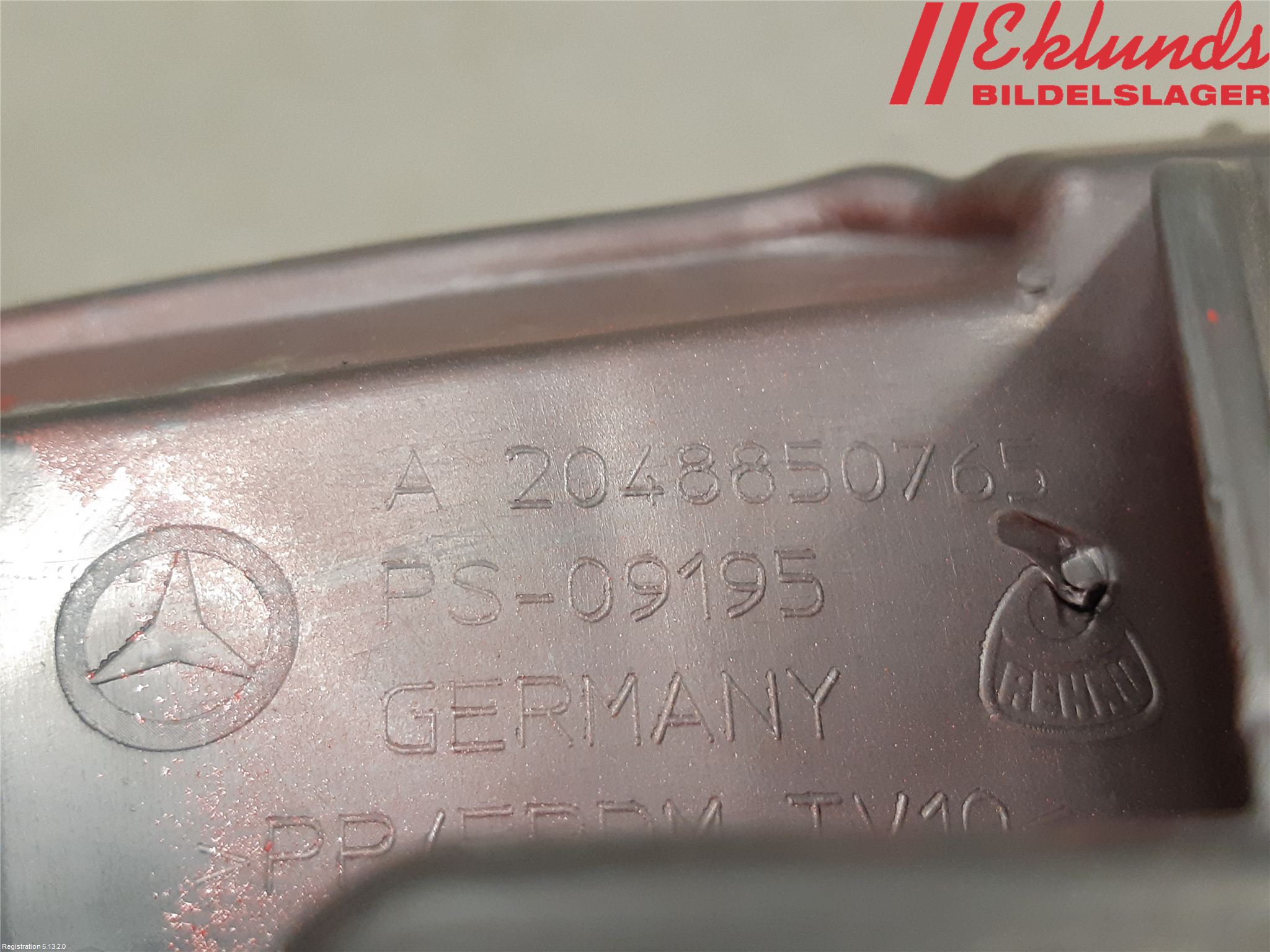 Mercedes-Benz MB C-KLASS (W204) 07-15 Stötfångarfäste Fram Vä