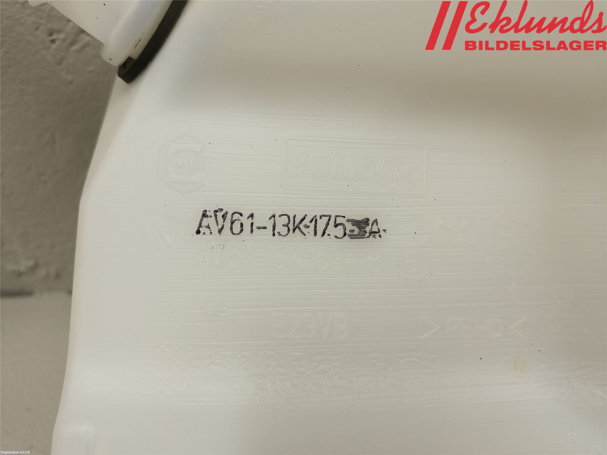 Ford GRAND C-MAX  11-14 Spolartank Vindruta