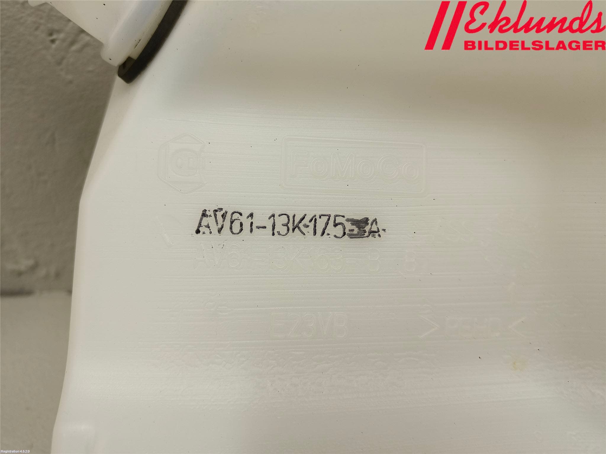 Ford GRAND C-MAX 11-14 Spolartank Vindruta