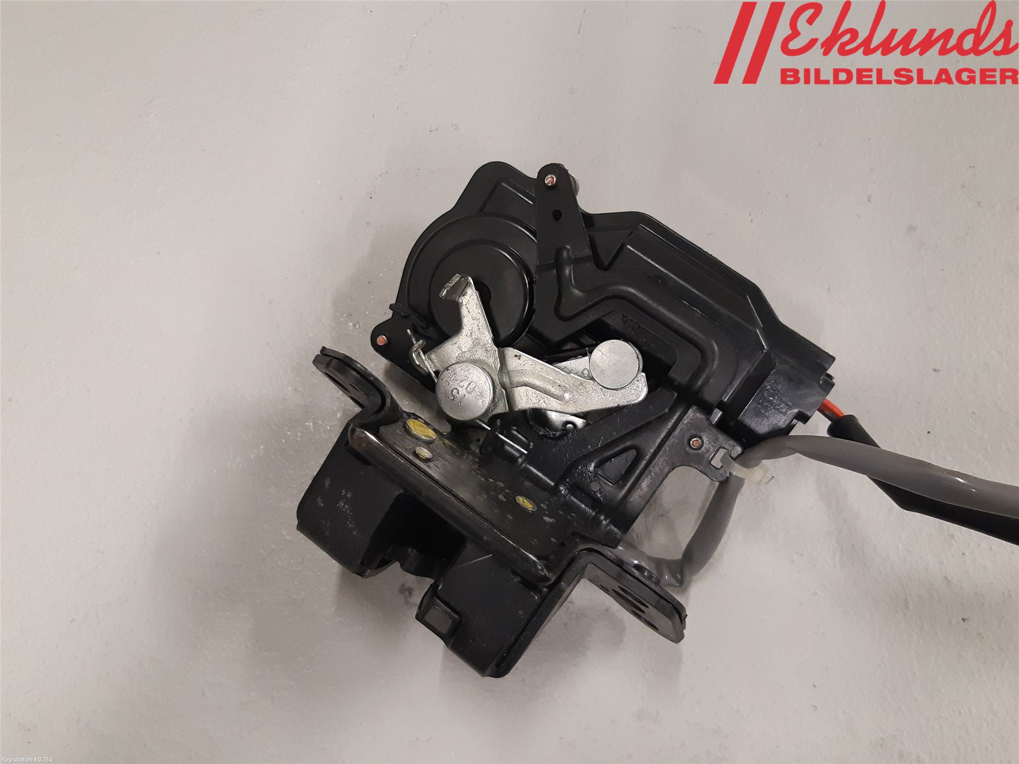 Toyota COROLLA VERSO 04-07 Låskista Baklucka