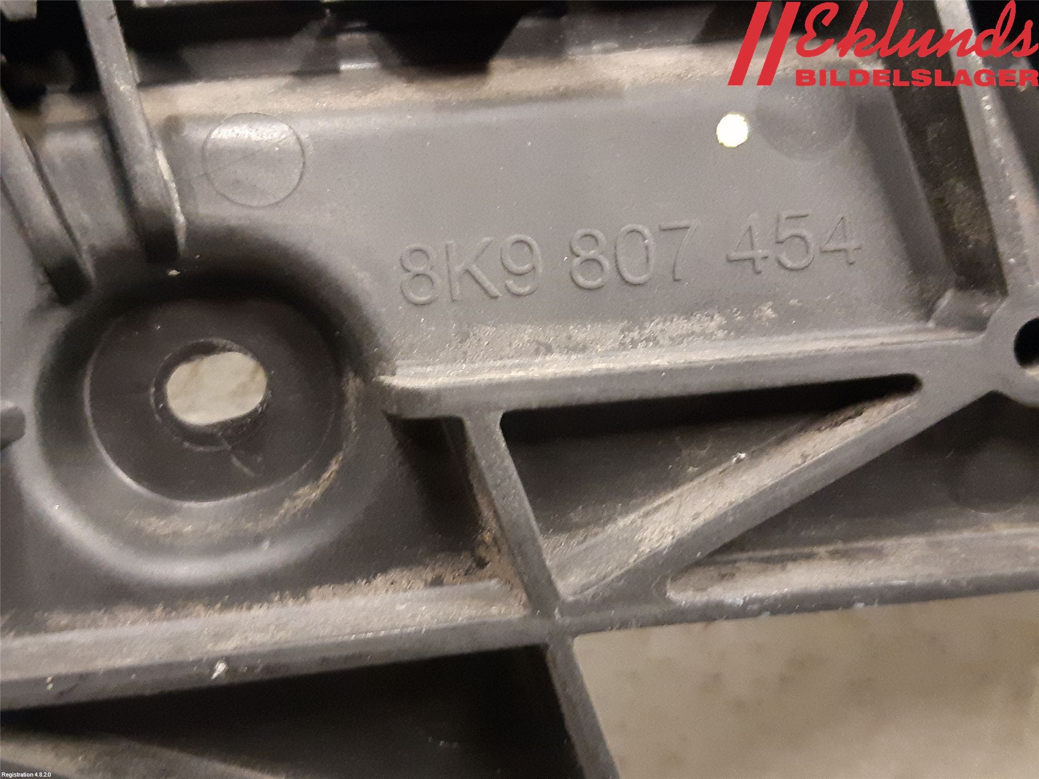 Audi A4/S4 08-11 Stötfångarfäste Bak Hö