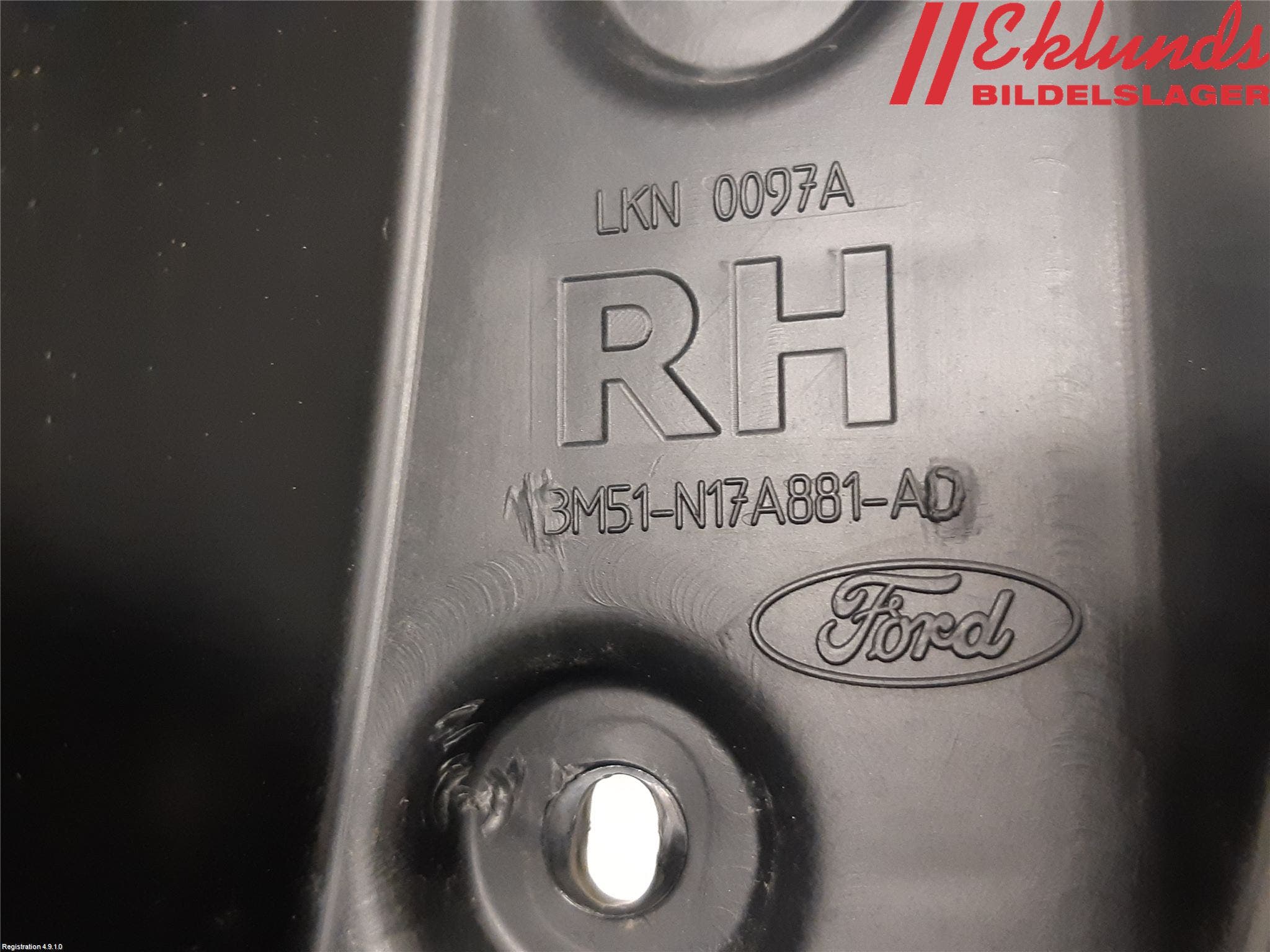 Ford FOCUS 15-18 Stötfångarfäste Bak Hö