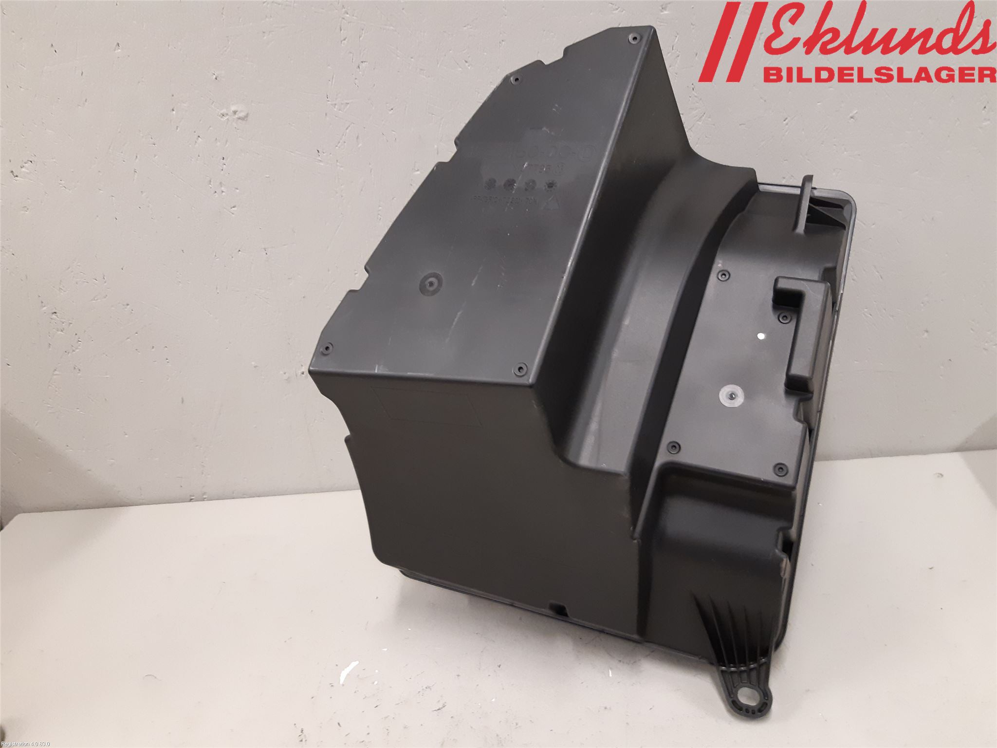 Tesla MODEL Y 21- Högtalare