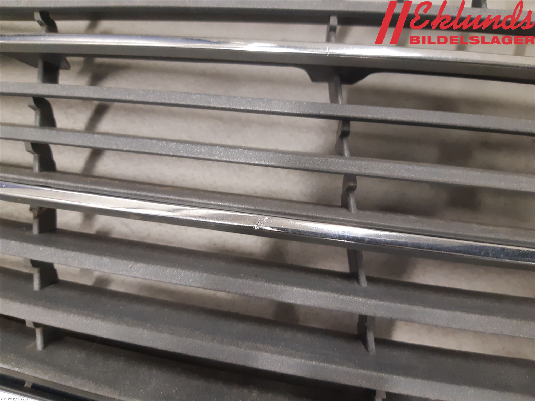 Mercedes-Benz MB C (203) 00-07 Grill Komp
