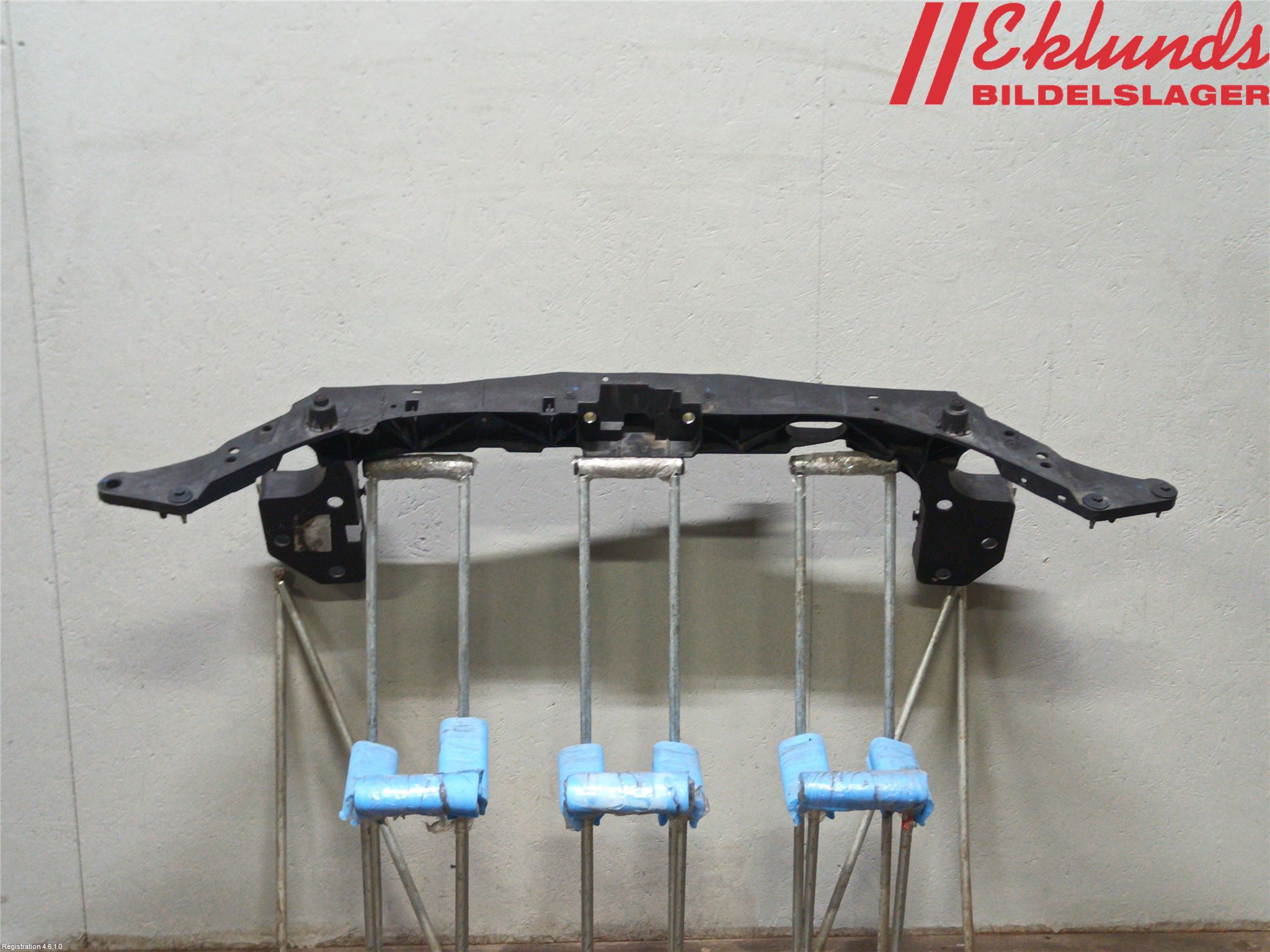 Renault CLIO III  09-12 Front Huvlåsplåt-Balk