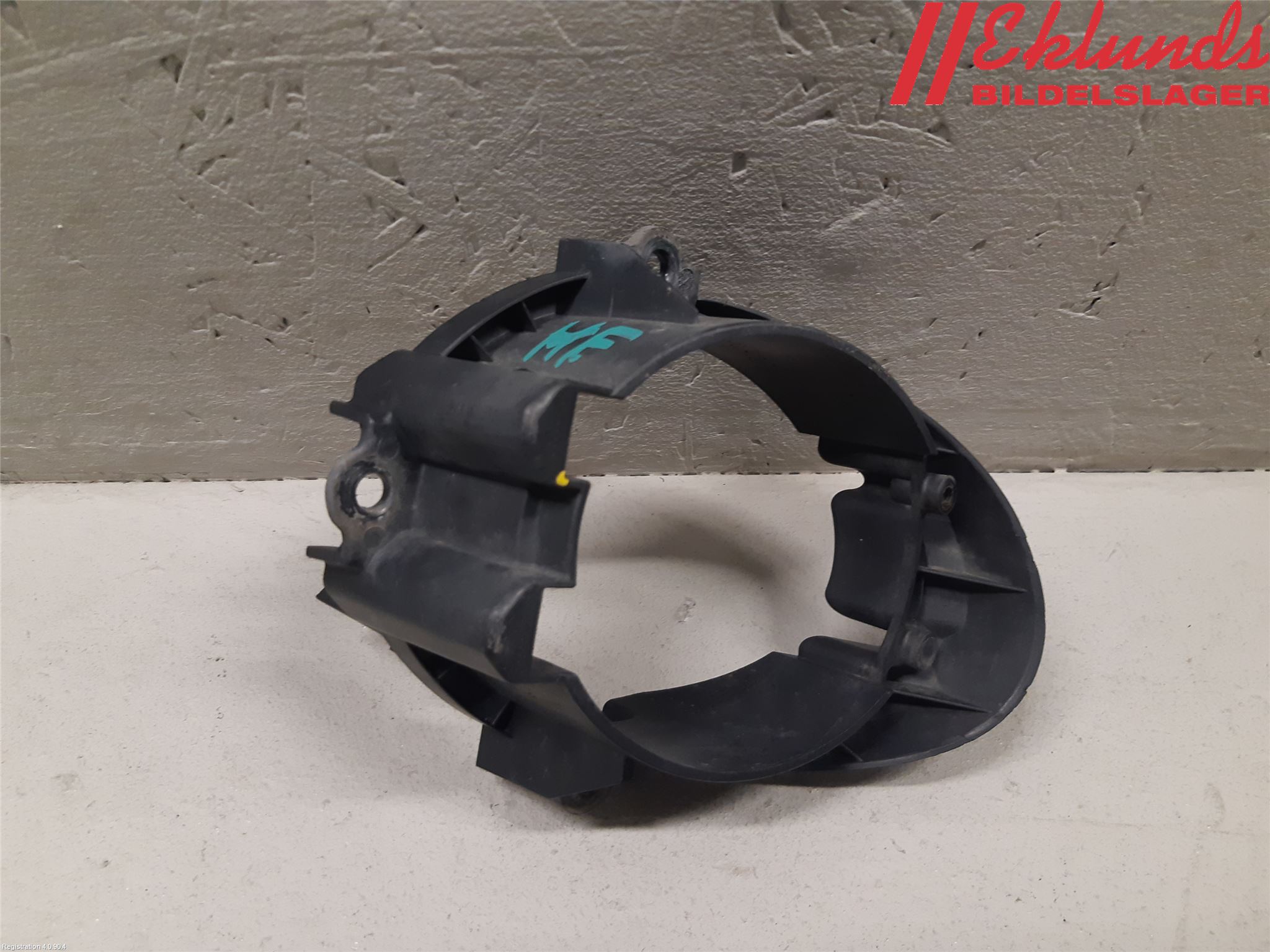 Toyota AVENSIS 09-15 Dimljussarg Fram