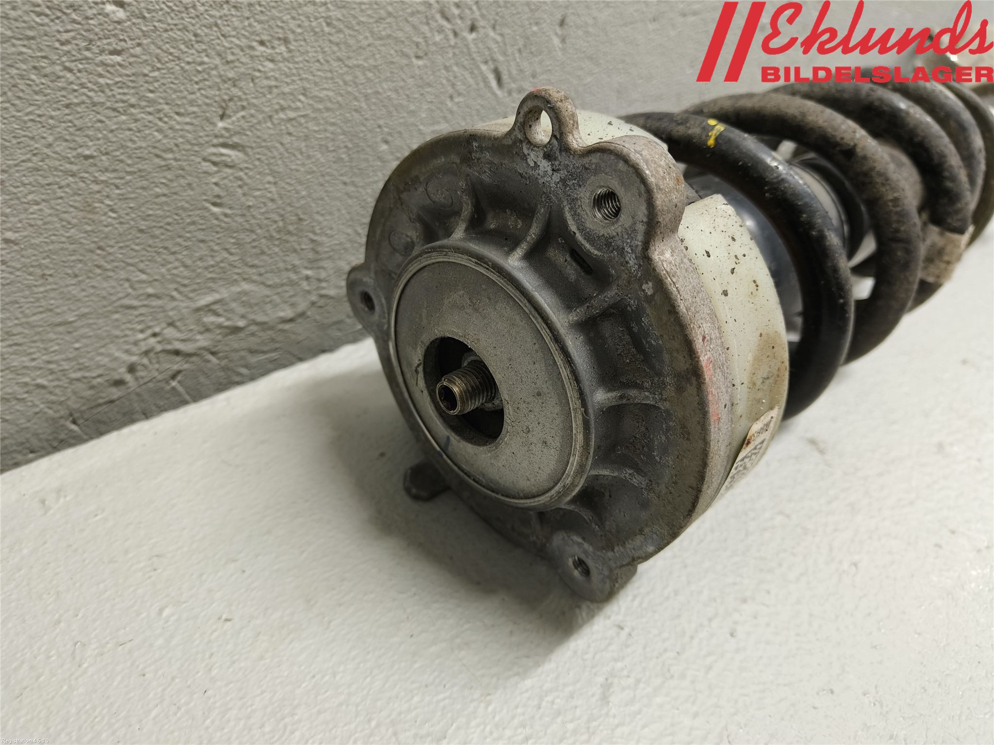 Audi A6 F2/C8 19- Fjäderben Fram Höger