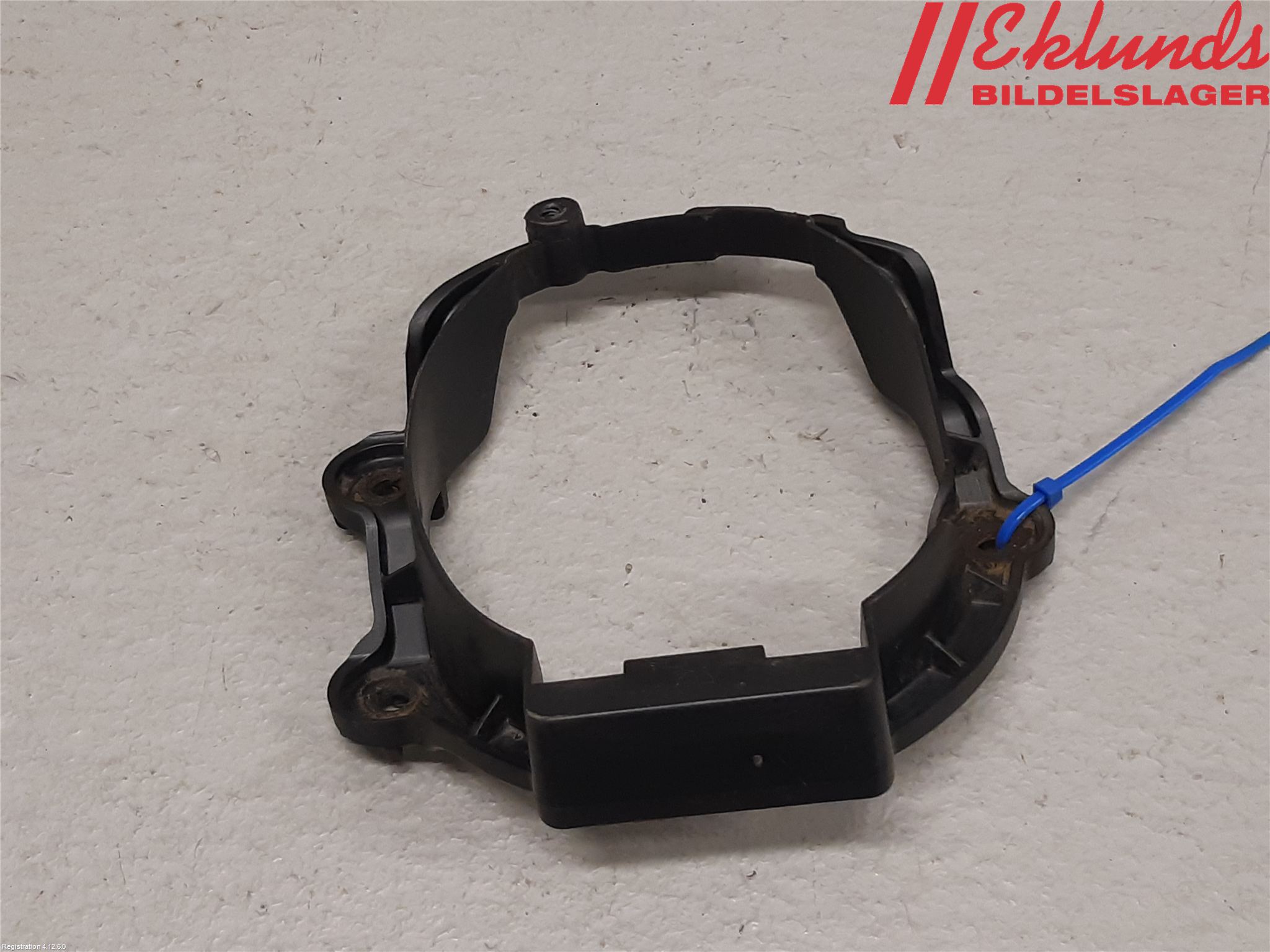 Toyota AVENSIS 09-15 Dimljussarg Fram