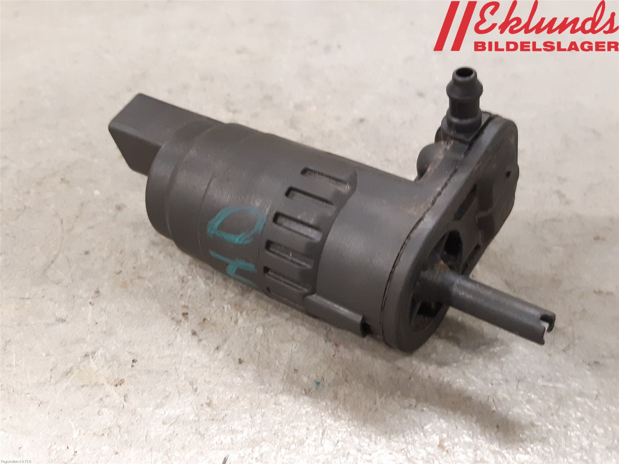 Volkswagen VW TOURAN 10-15 Spolarpump Vindruta