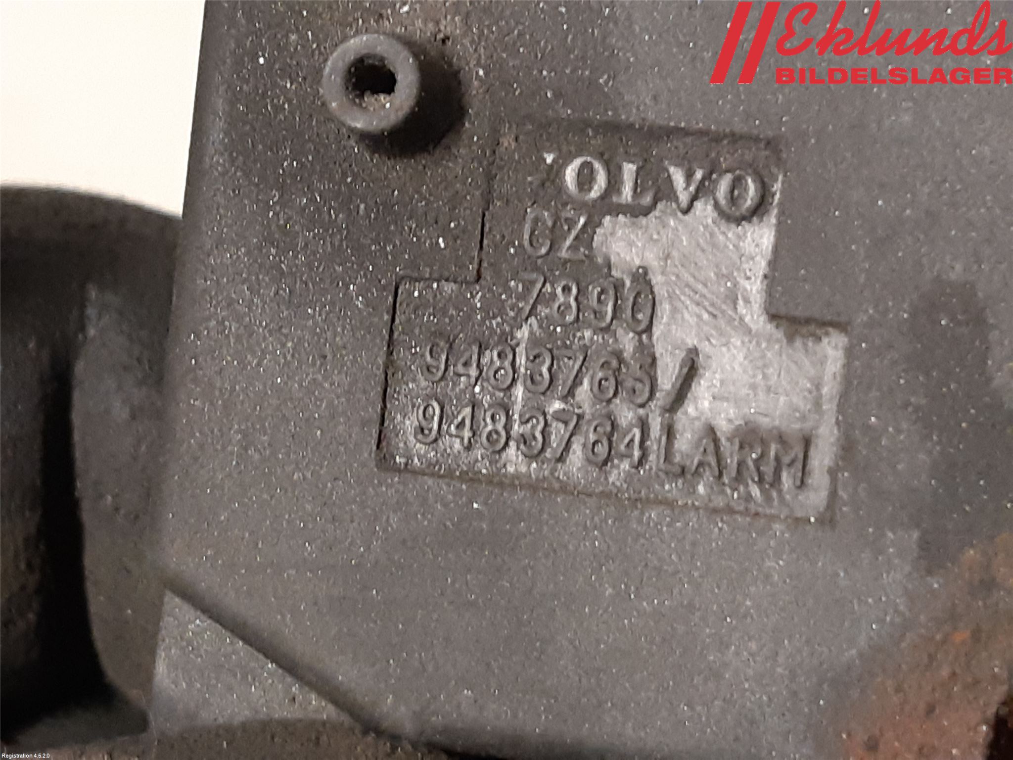 Volvo V70 00-04 Huvlås