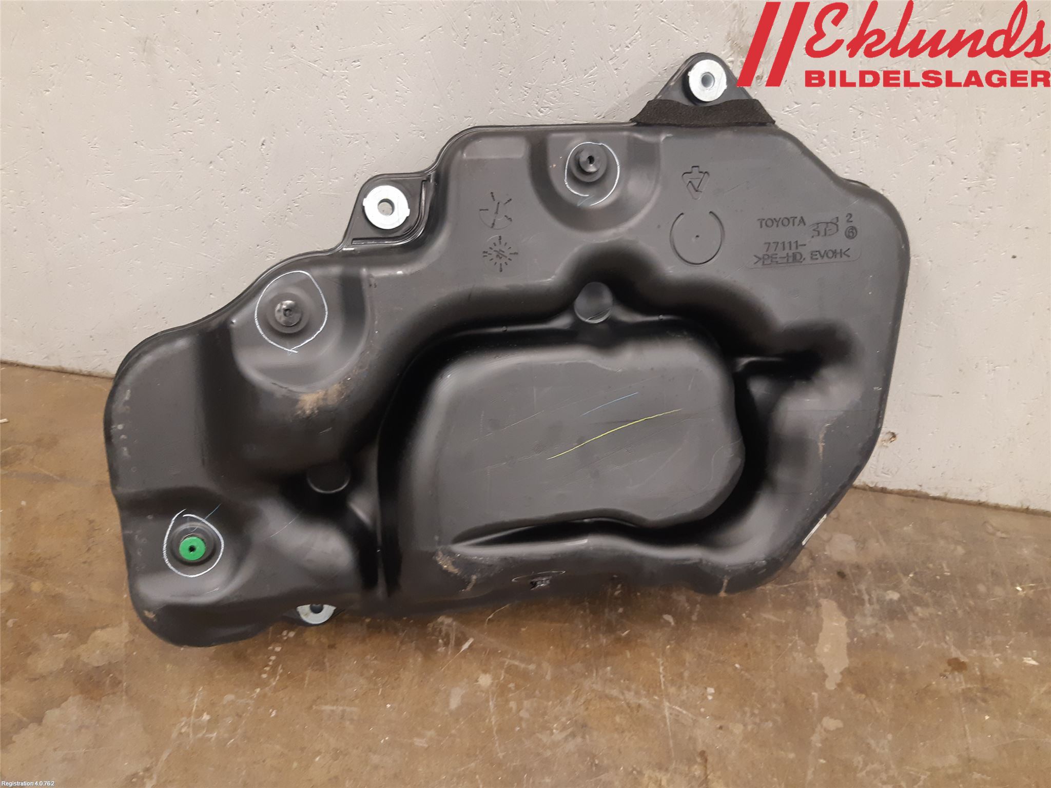 Lexus UX/300e 19- Bränsletank