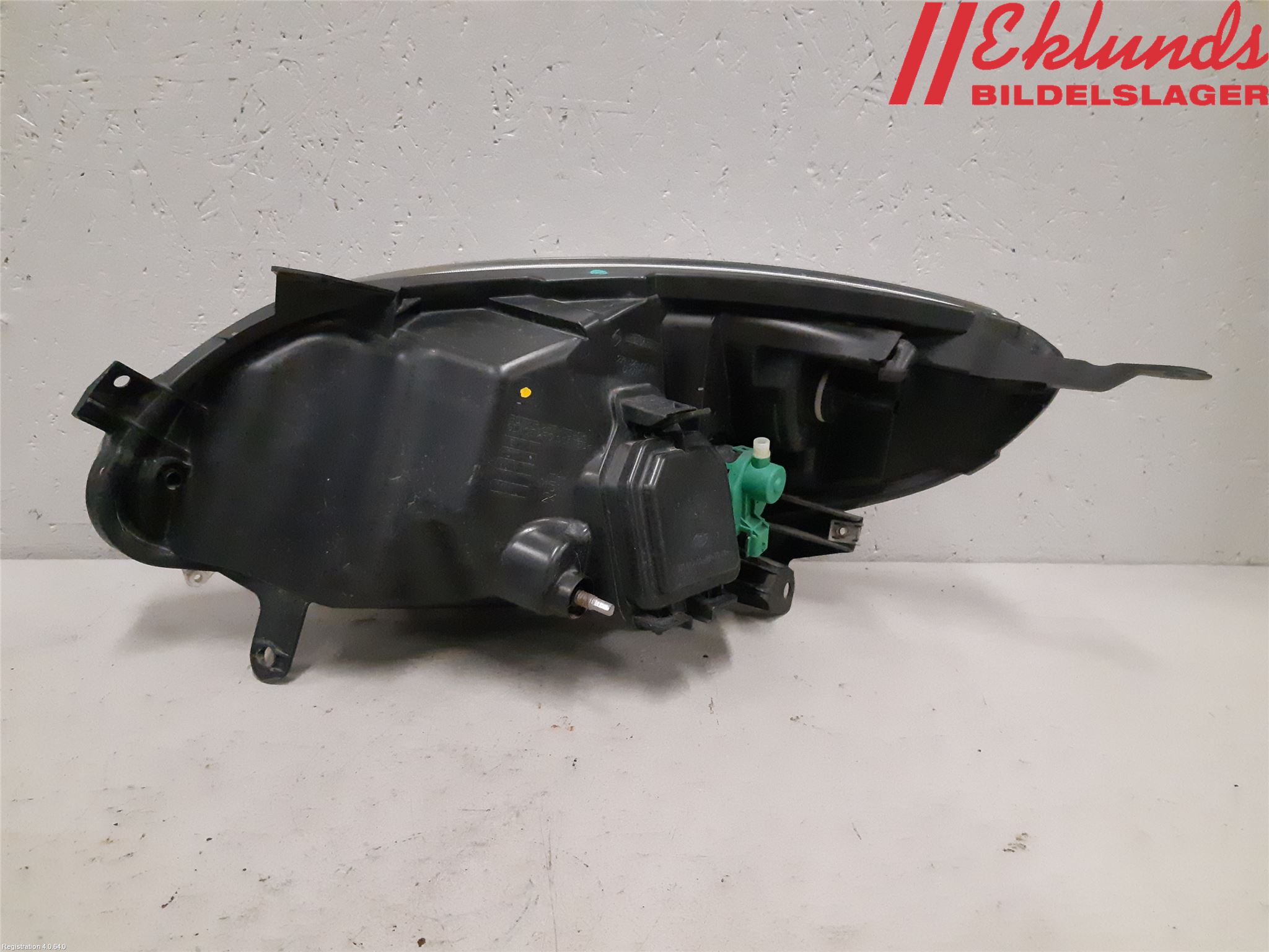 Renault TWINGO II 07-16 Strålkastare Höger