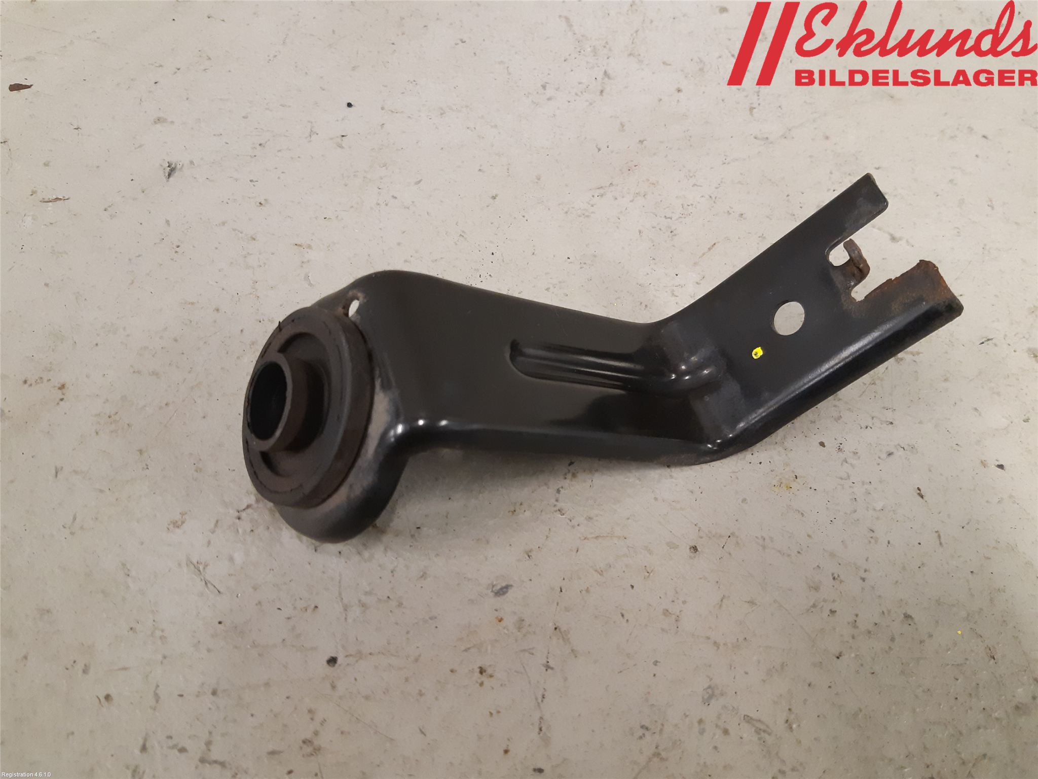 Toyota VERSO 09-18 Kylarfäste-Ram-Balk