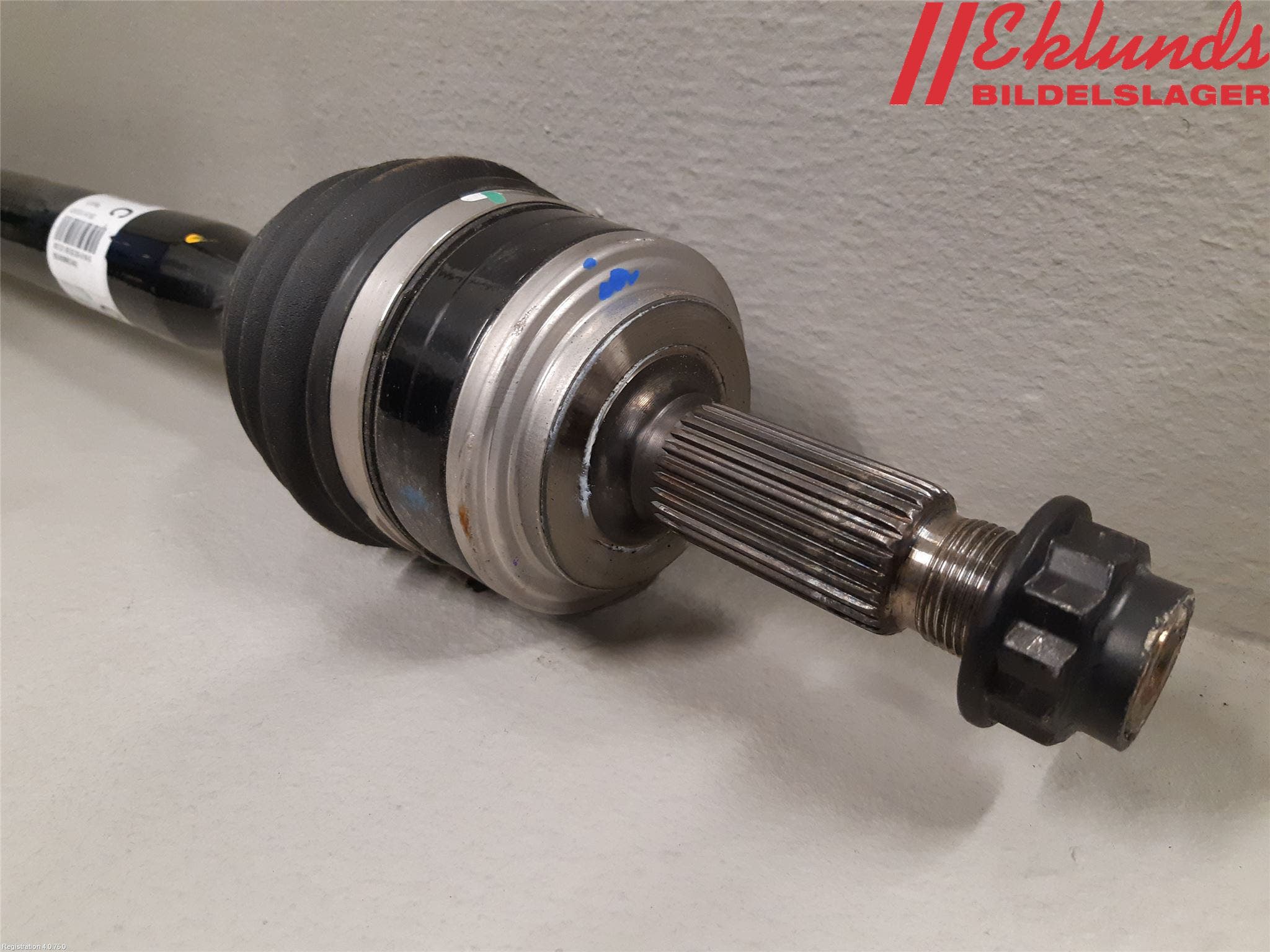 Toyota C-HR 16-23 Drivaxel Fram Höger